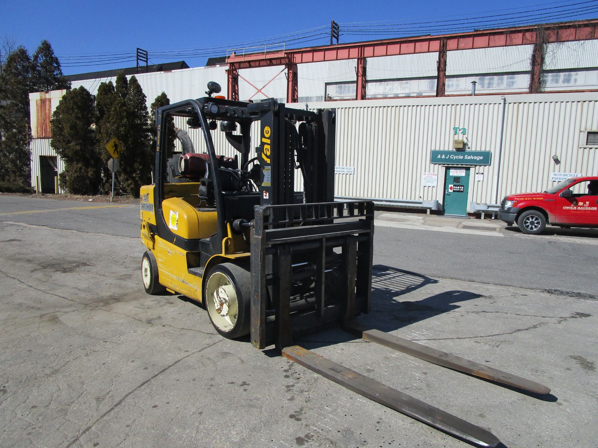 2015 Yale GLC155VX 14,000lb Forklift - Image 4 of 22