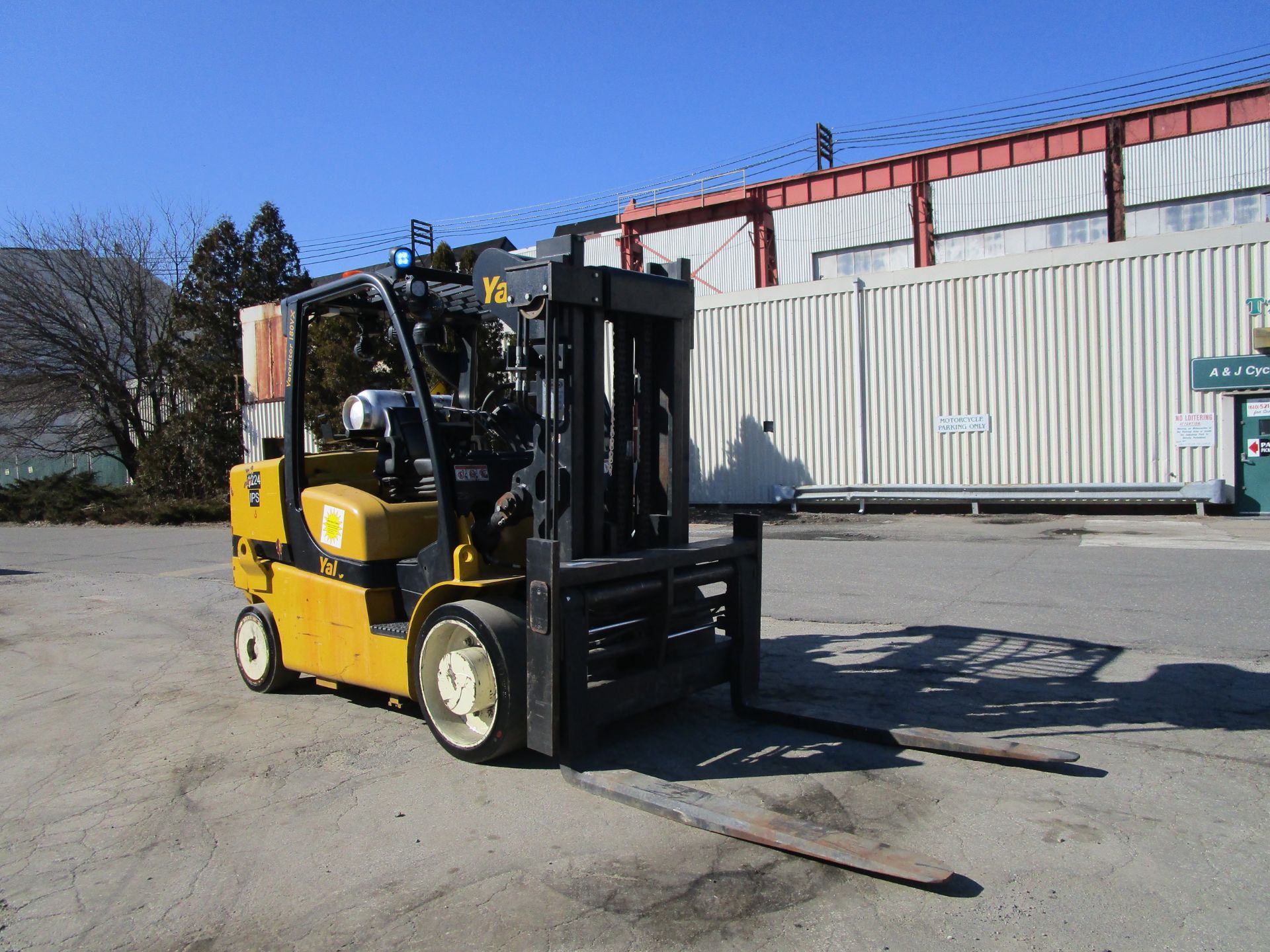 2014 Yale GLC155VX 18,000lb Forklift - Image 10 of 17