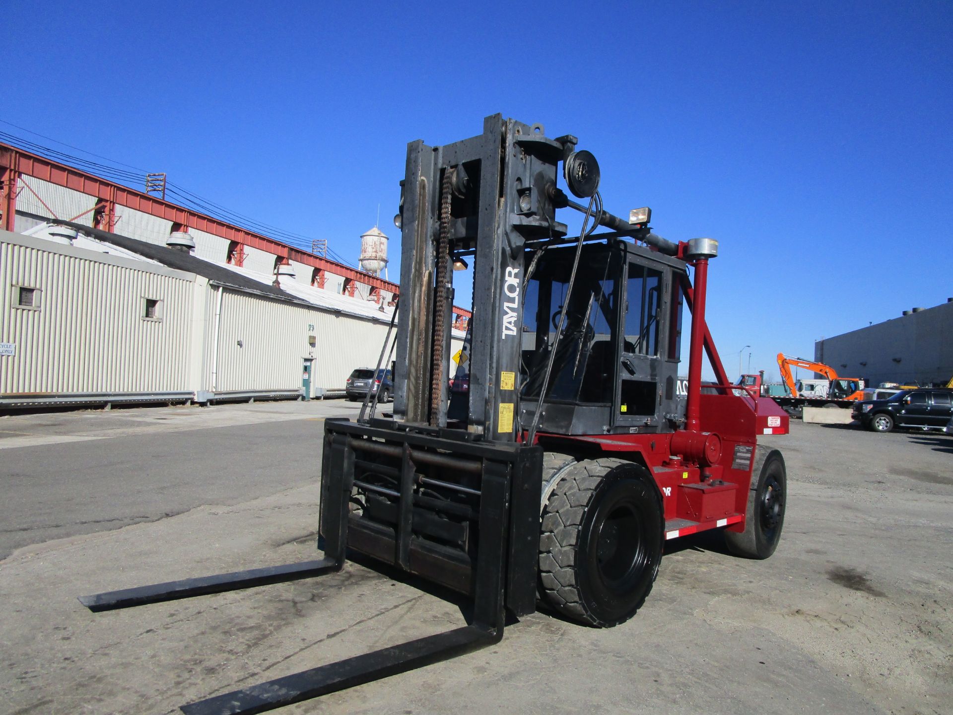 Taylor THD-300S 30,000lb Forklift - Image 19 of 20