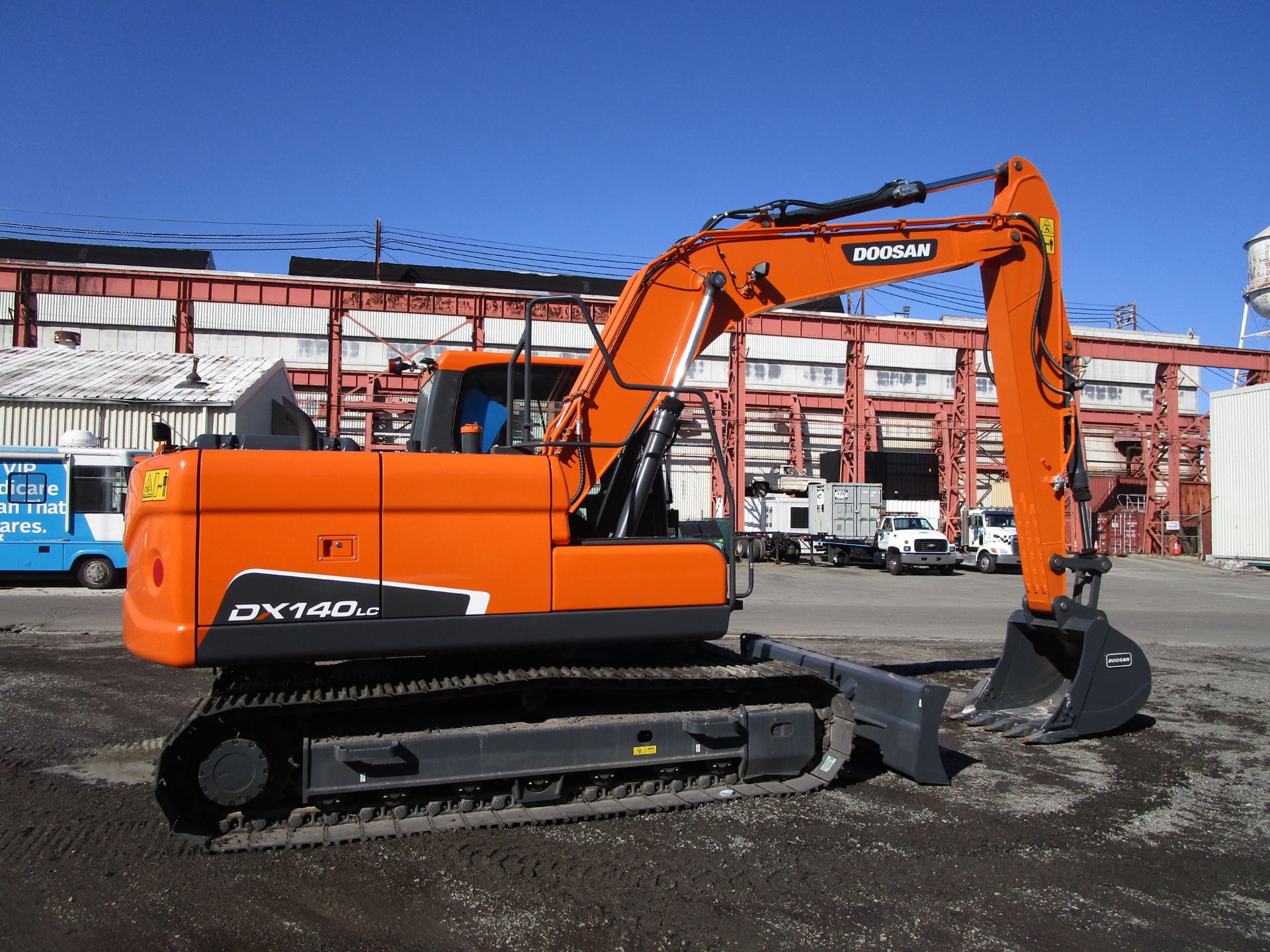 New Unused 2020 Doosan DX140 LC Excavator - Image 3 of 17