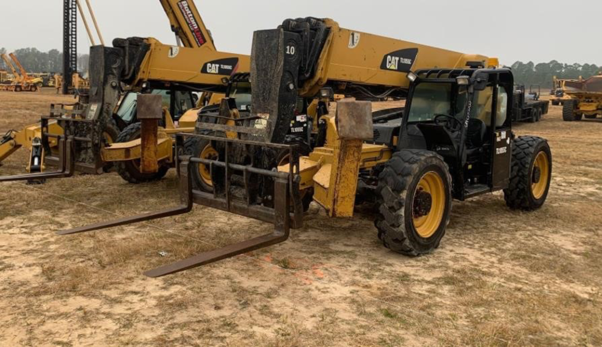 2013 Caterpillar TL1055C 10,000lb Telescopic Forklift - Image 2 of 8