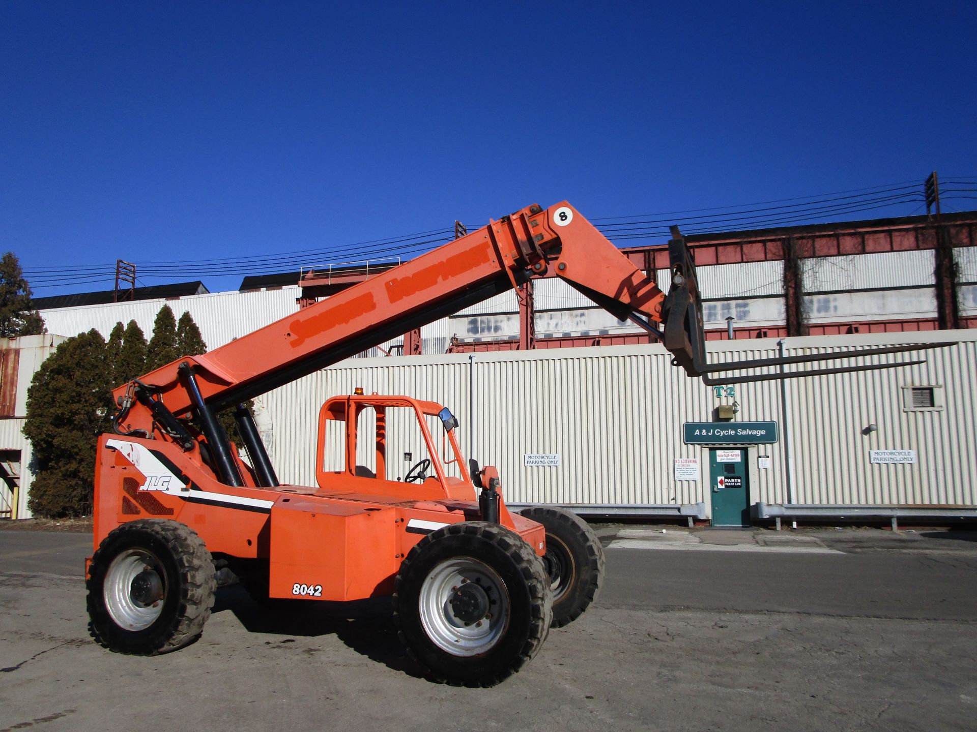 2013 Skytrak 8042 8,000 lb Forklift - Image 4 of 16