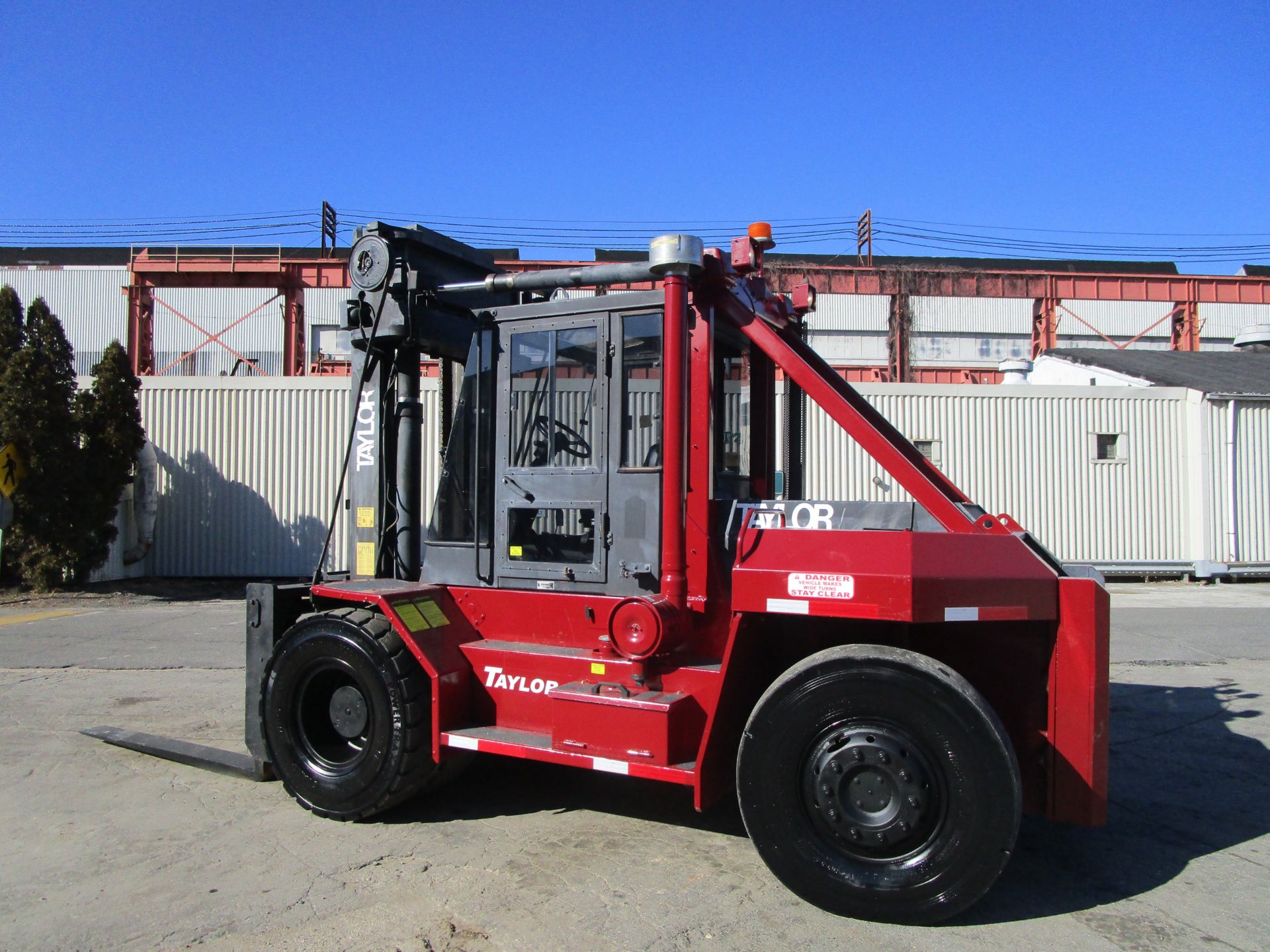 Taylor THD-300S 30,000lb Forklift - Image 15 of 20