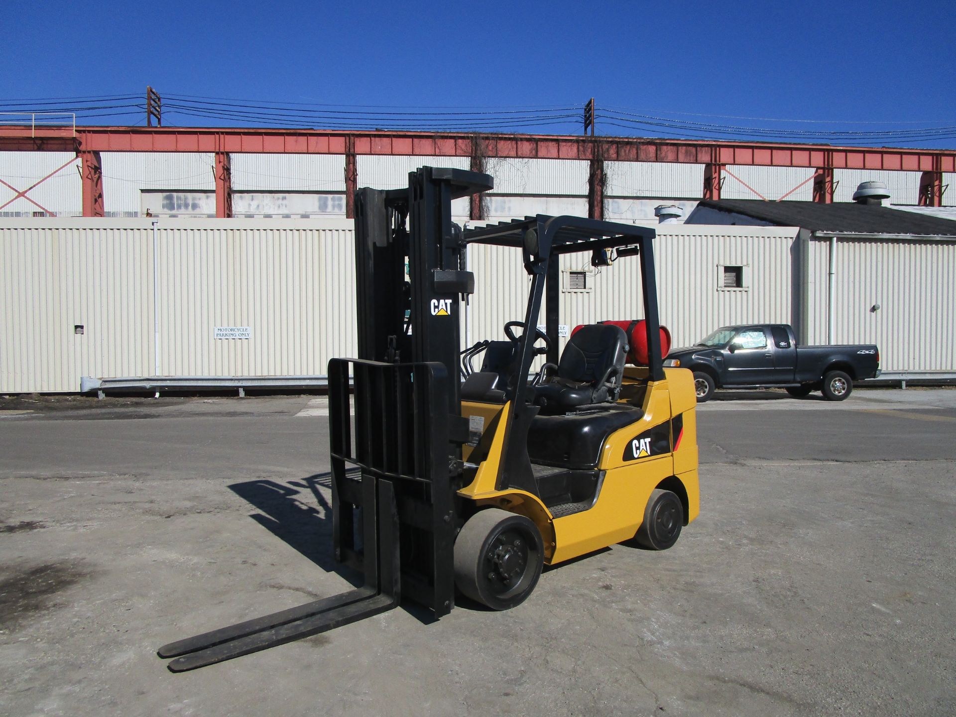 2015 Caterpillar 2C6000 6,000lb Forklift - Image 2 of 17