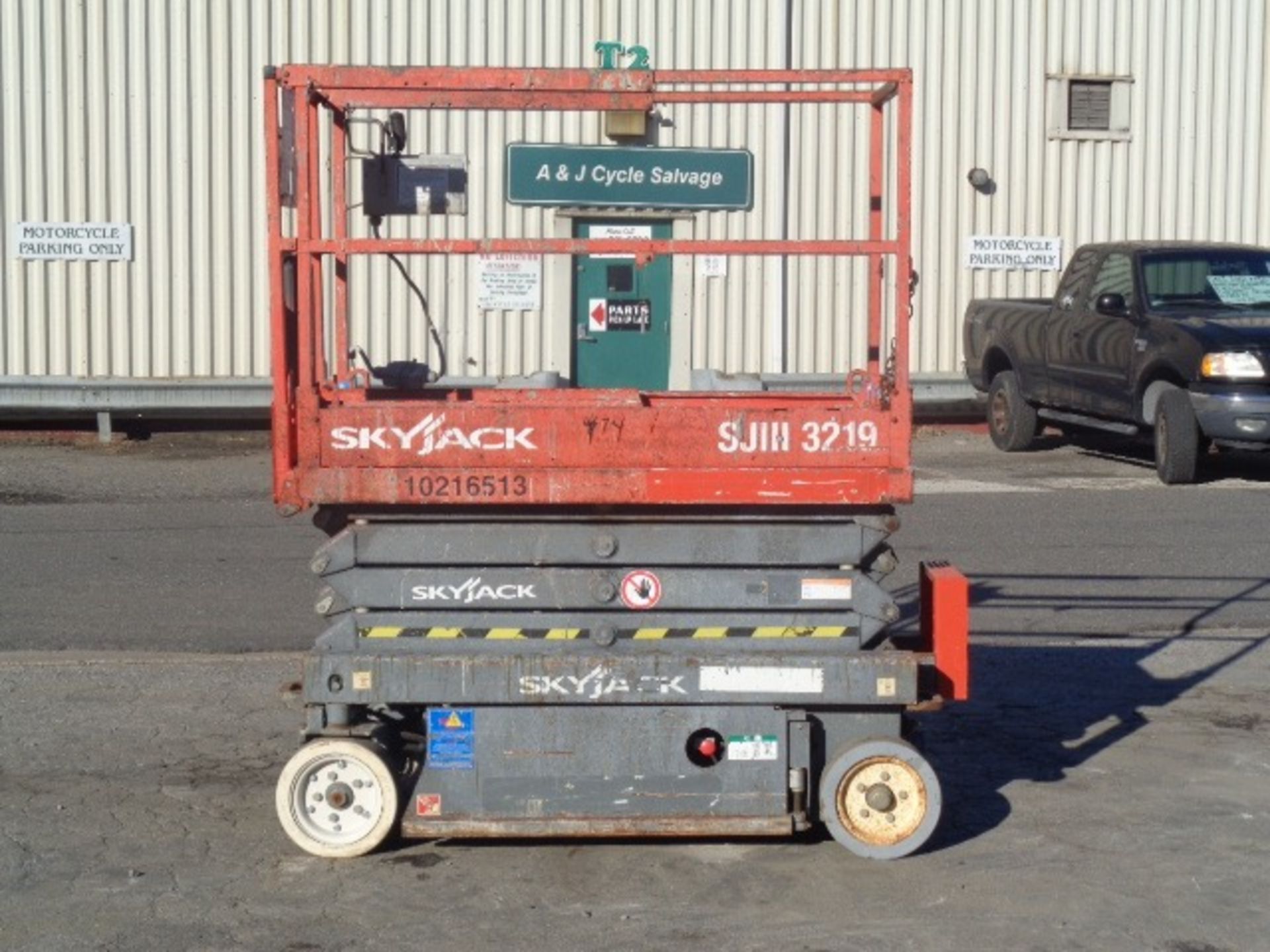 2014 Skyjack SJIII3219 19ft Scissor Lift