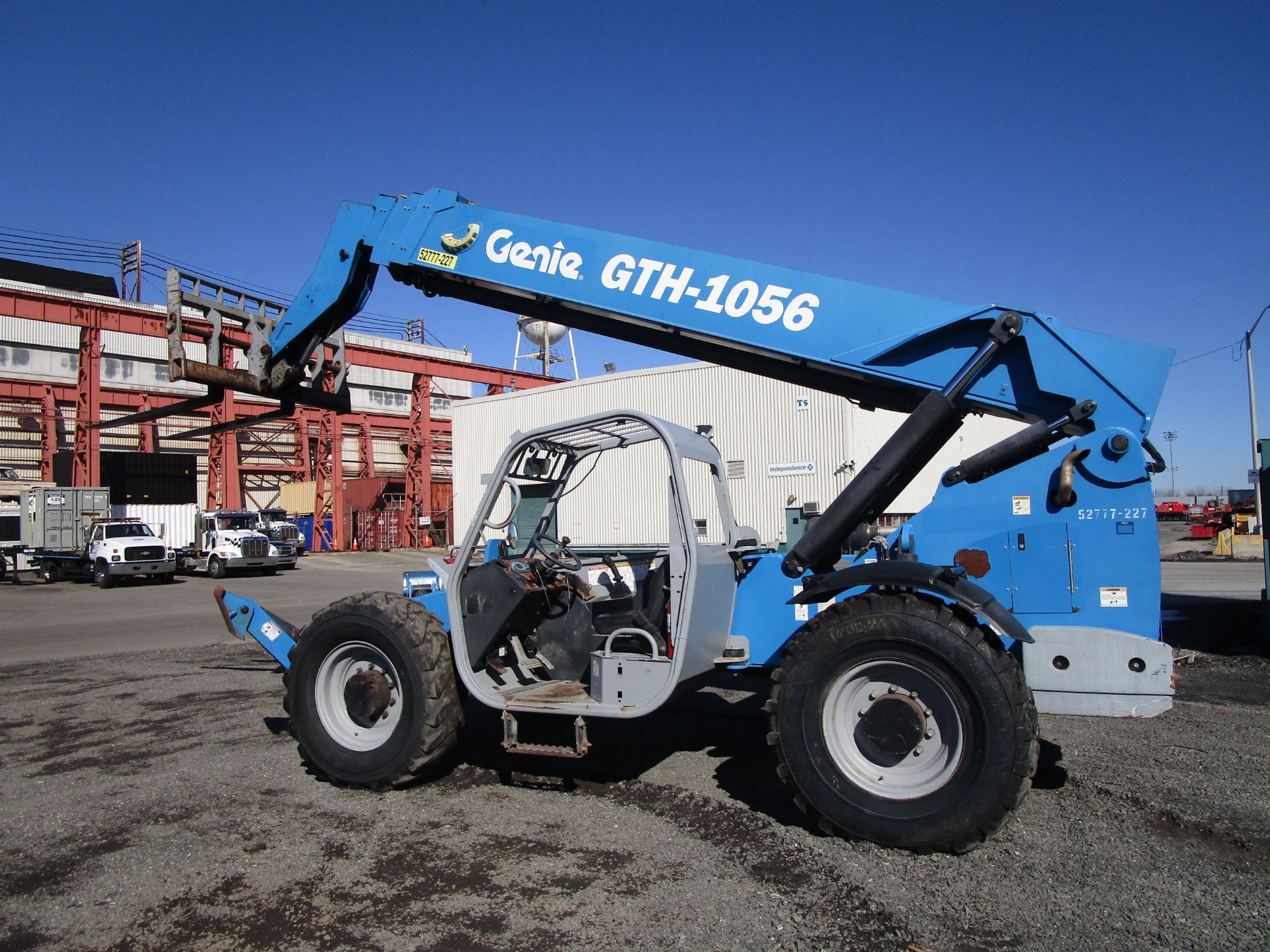 2012 Genie GTH1056 10,000lb Telescopic Forklift - Image 4 of 15