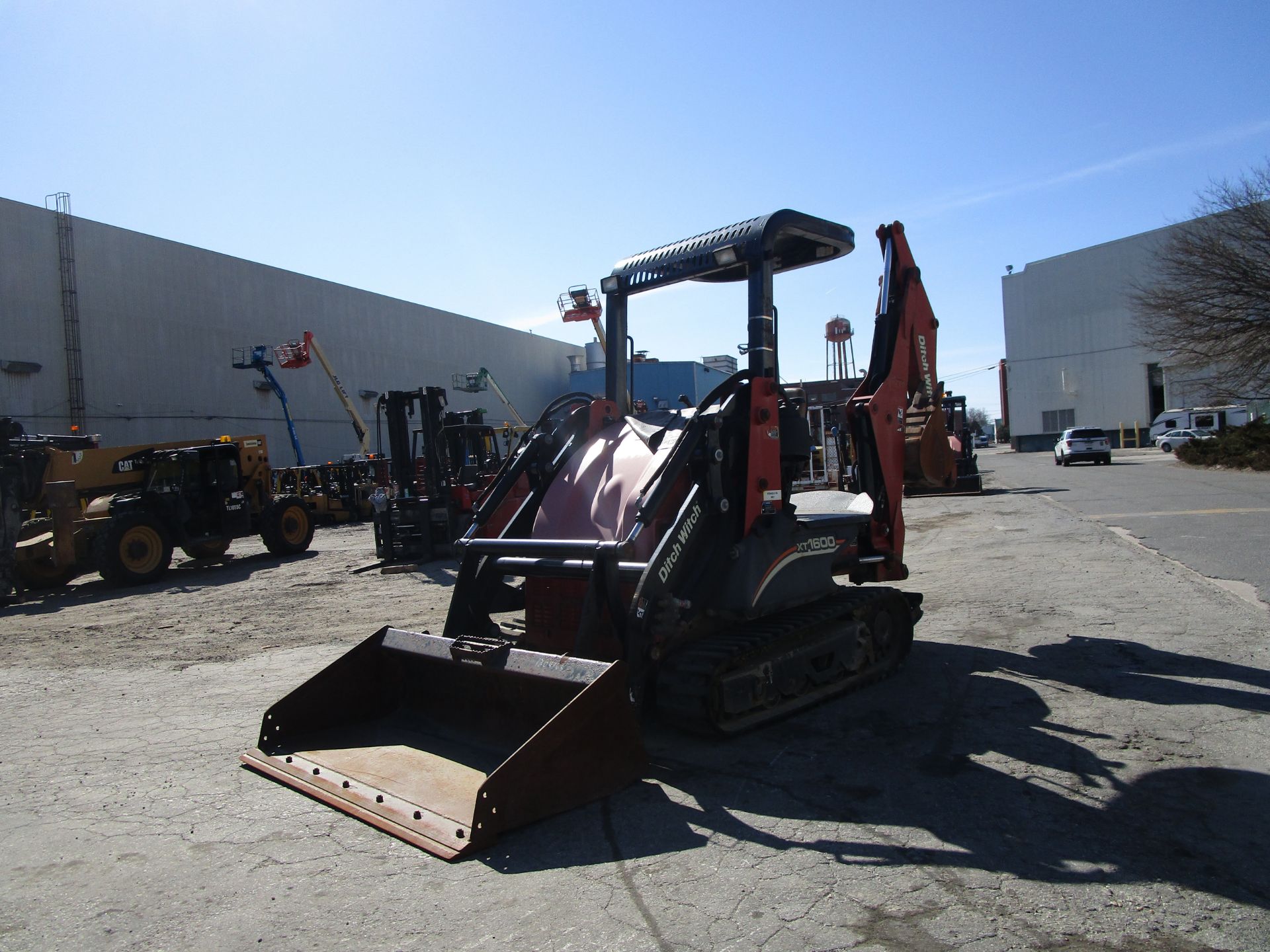 2011 Ditch Witch XT1600 Trencher Backhoe w/ Trailer - Image 6 of 41