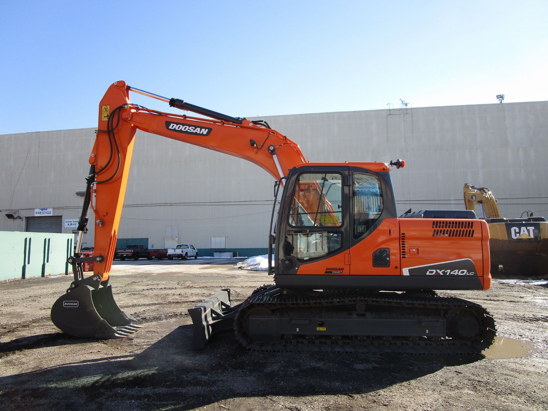 New Unused 2020 Doosan DX140 LC Excavator - Image 6 of 17