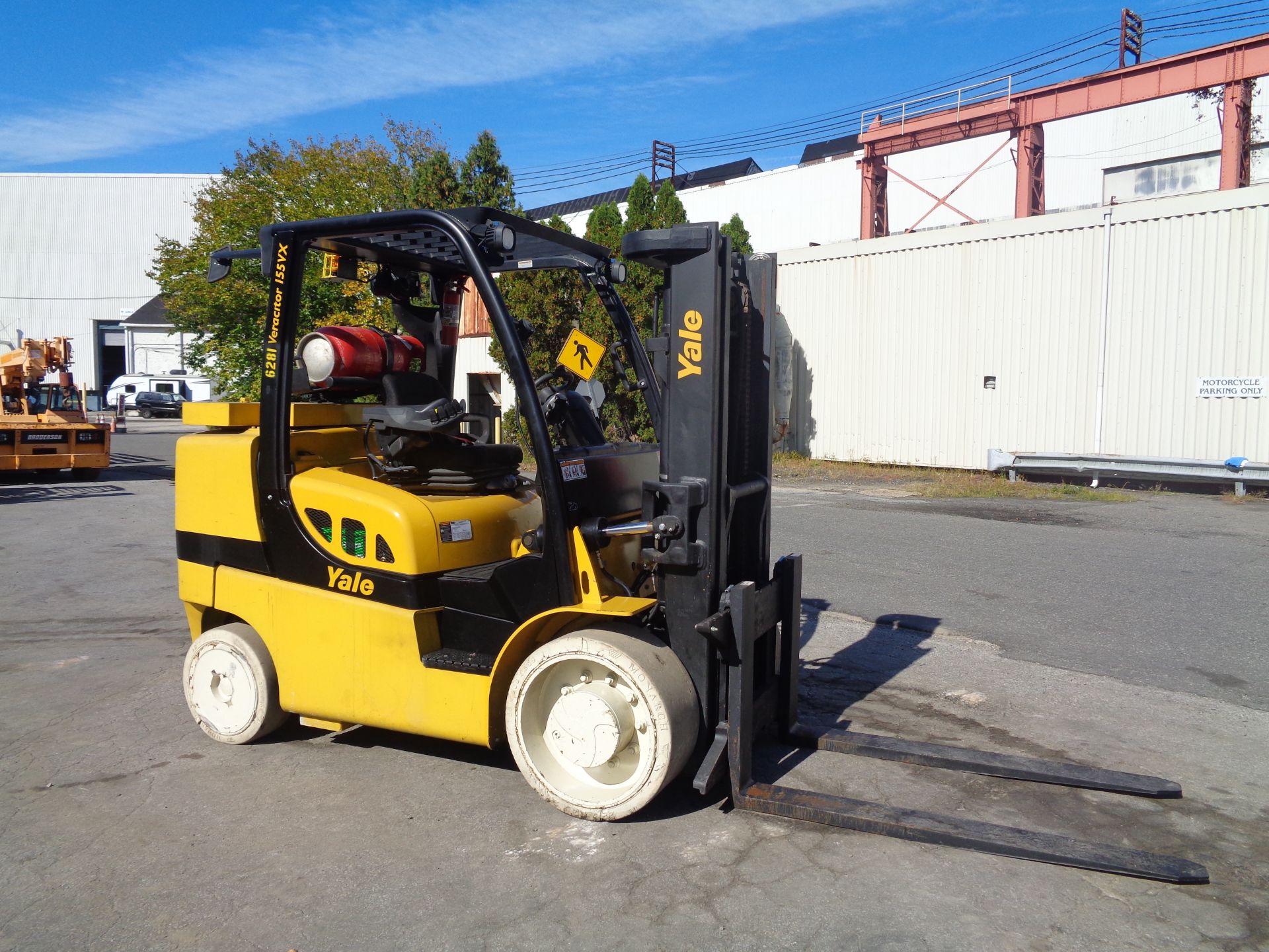 2013 Yale GLC155VX 15,000 lb Forklift - Image 8 of 17