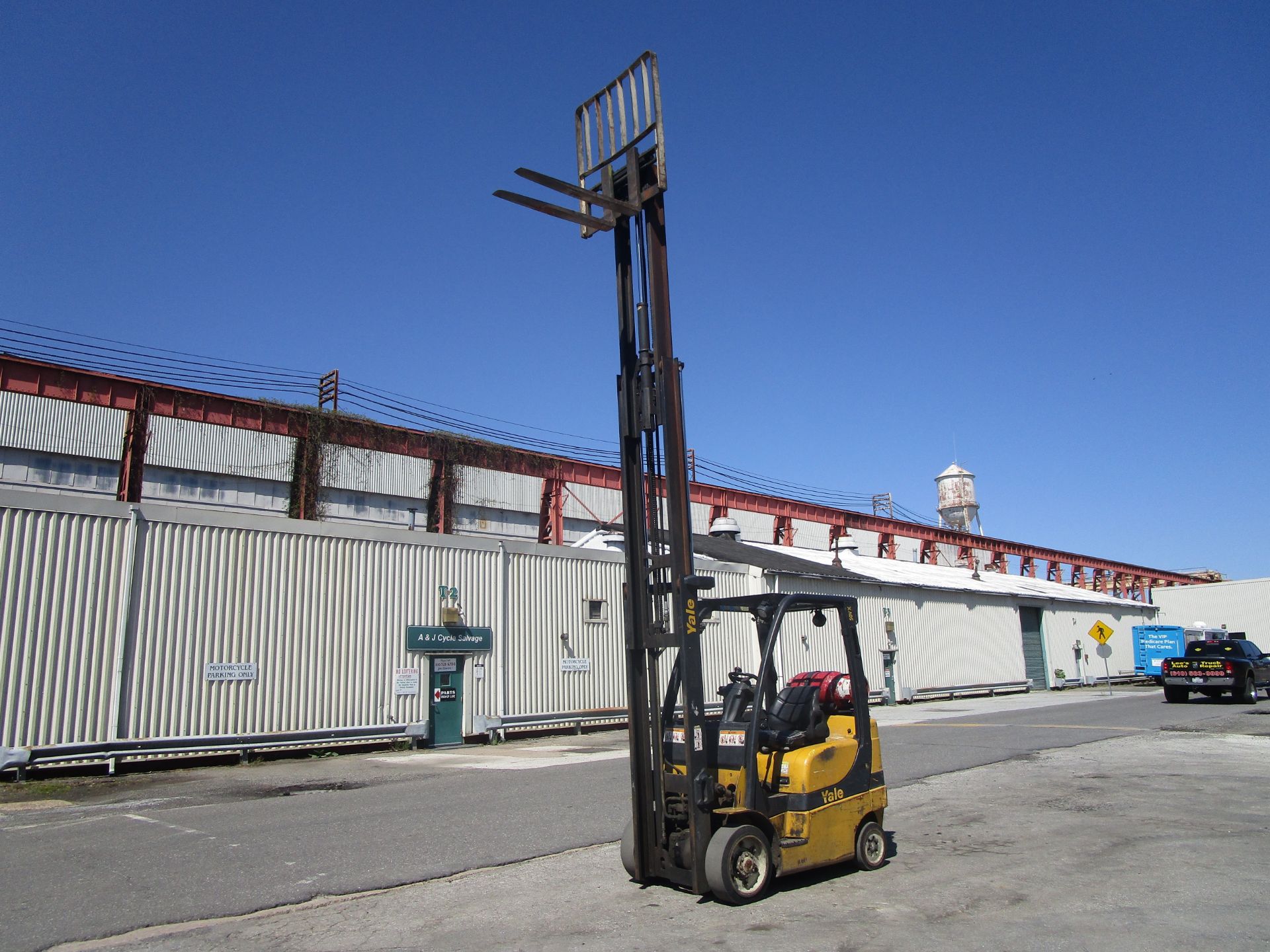 Yale GLC050VX 5,000 lb Forklift - Image 5 of 7