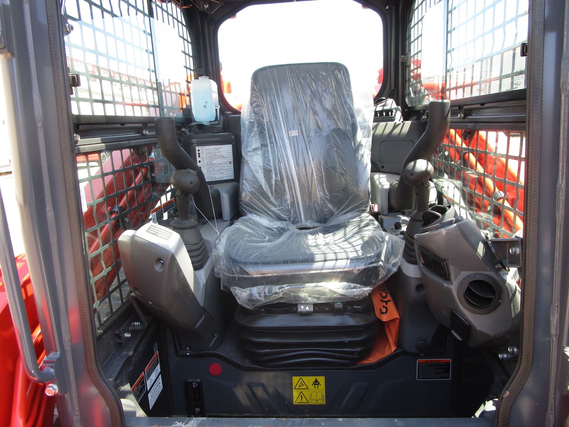 New Unused 2021 Kubota SVL95-2S Skid Steer - Image 5 of 9