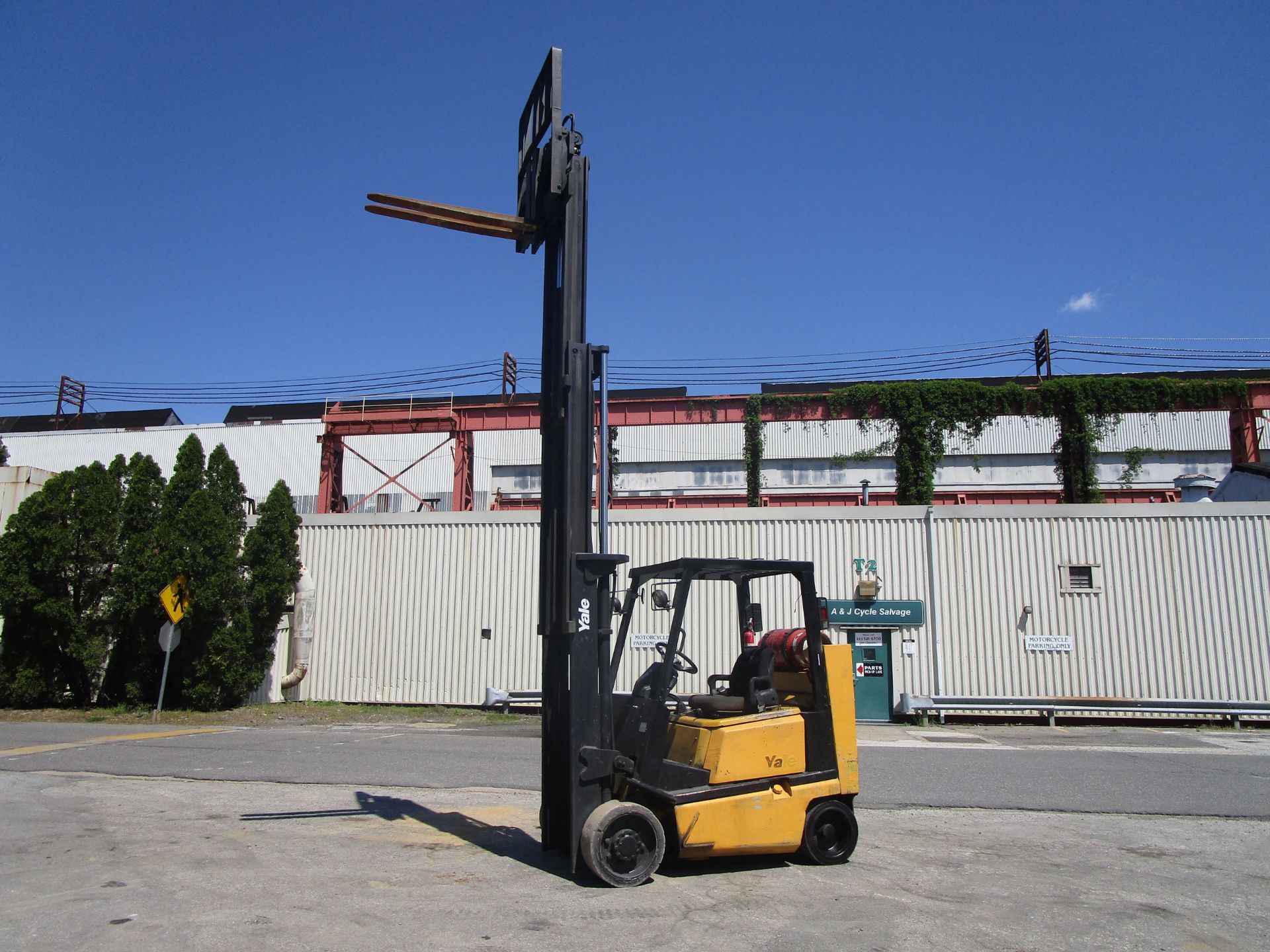 Yale GLC080LG 8,000 lb Forklift - Image 17 of 20