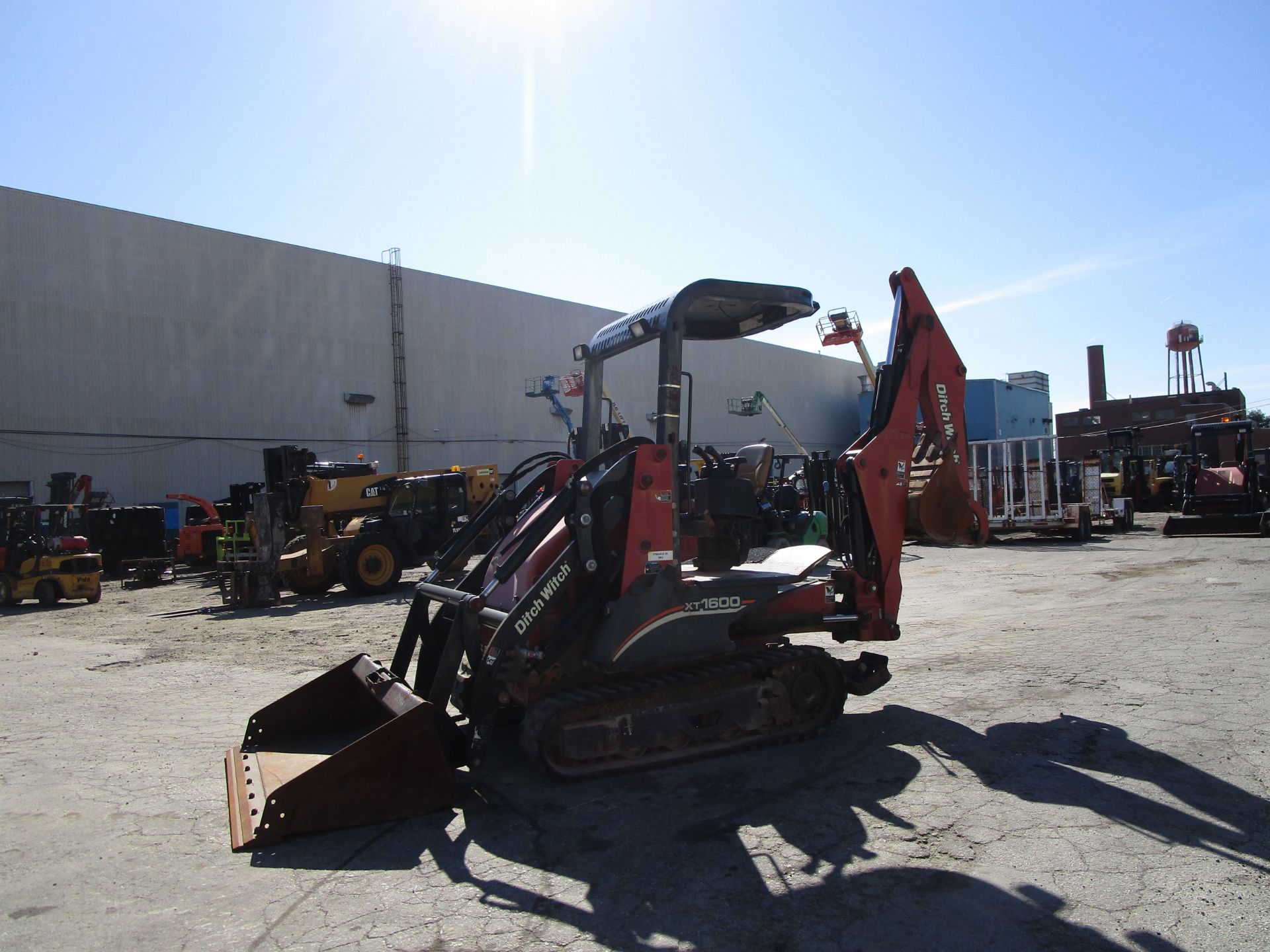 2011 Ditch Witch XT1600 Trencher Backhoe w/ Trailer - Image 7 of 41