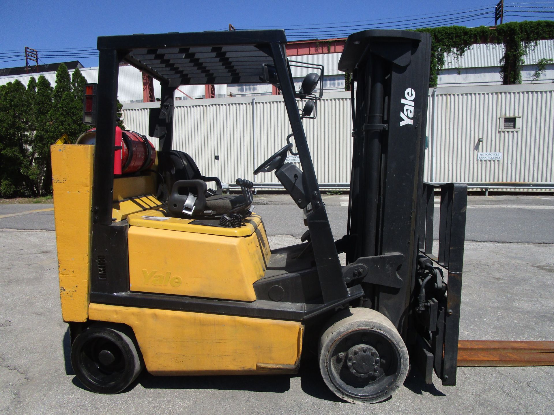 Yale GLC080LG 8,000 lb Forklift - Image 2 of 20