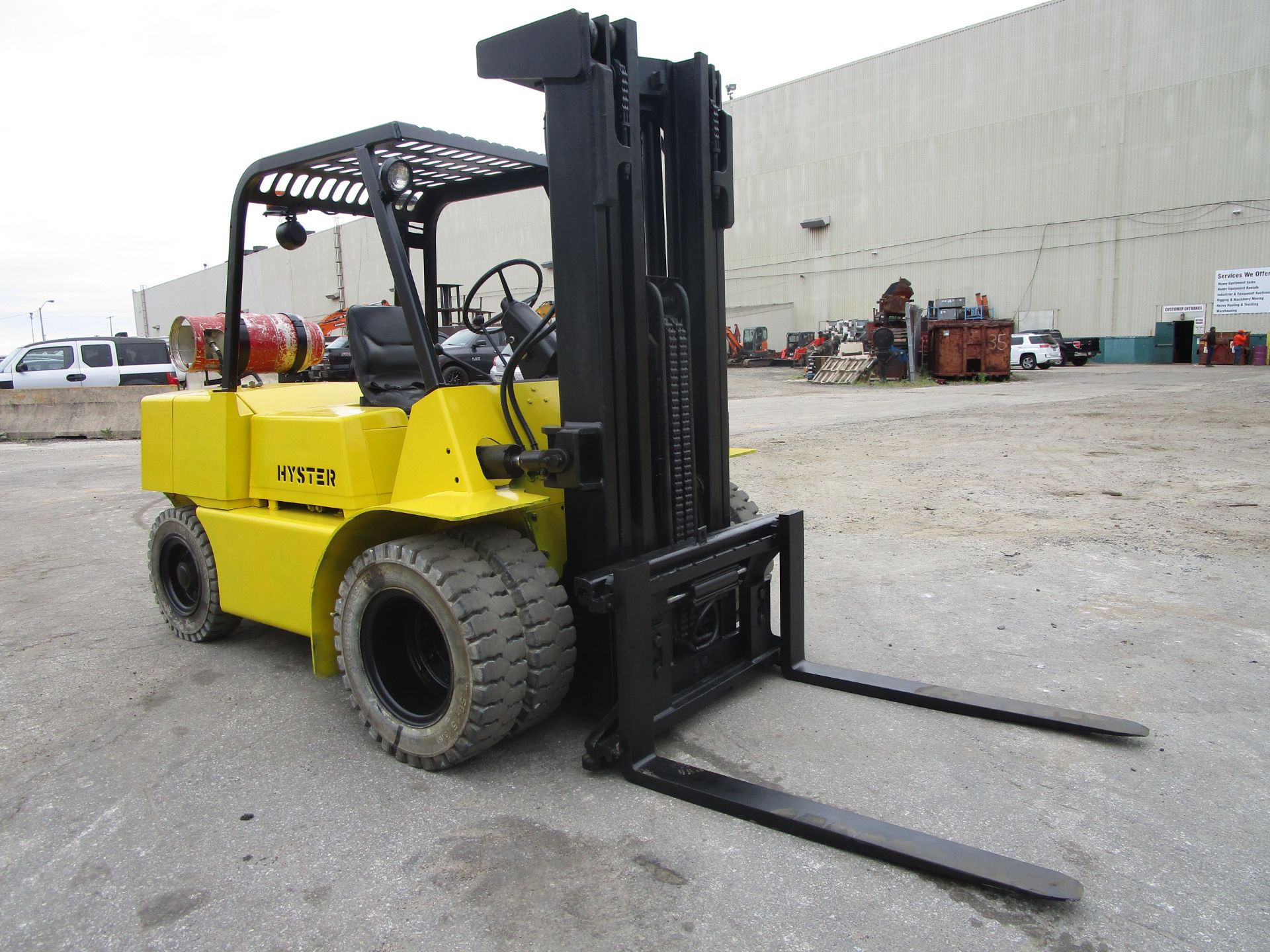 Hyster H80XL 8,000 lb Forklift - Image 9 of 16