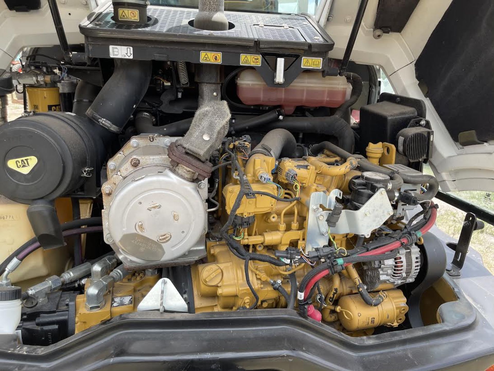 2015 Caterpillar 908 Wheel Loader - Image 3 of 6