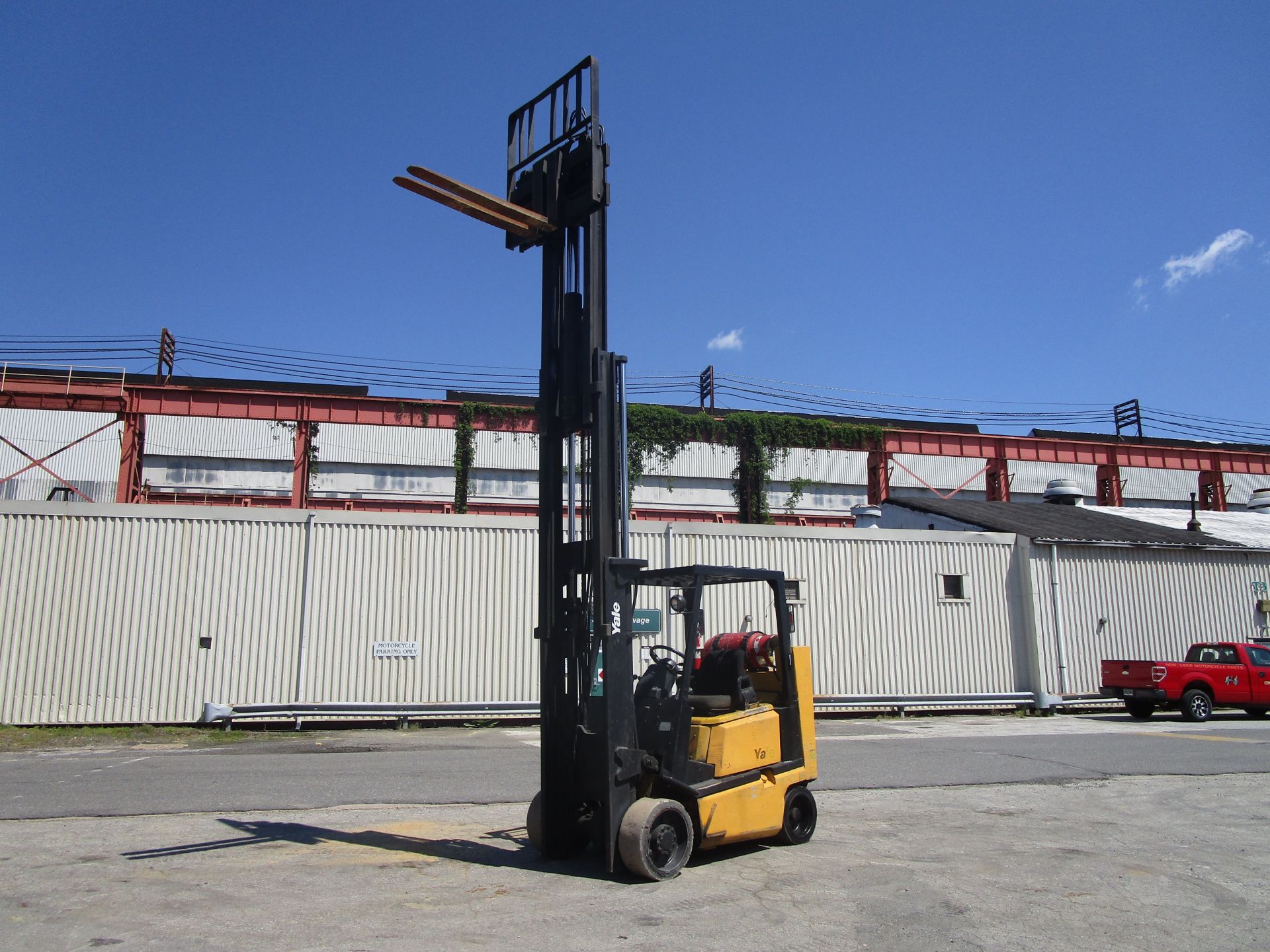 Yale GLC080LG 8,000 lb Forklift - Image 18 of 20