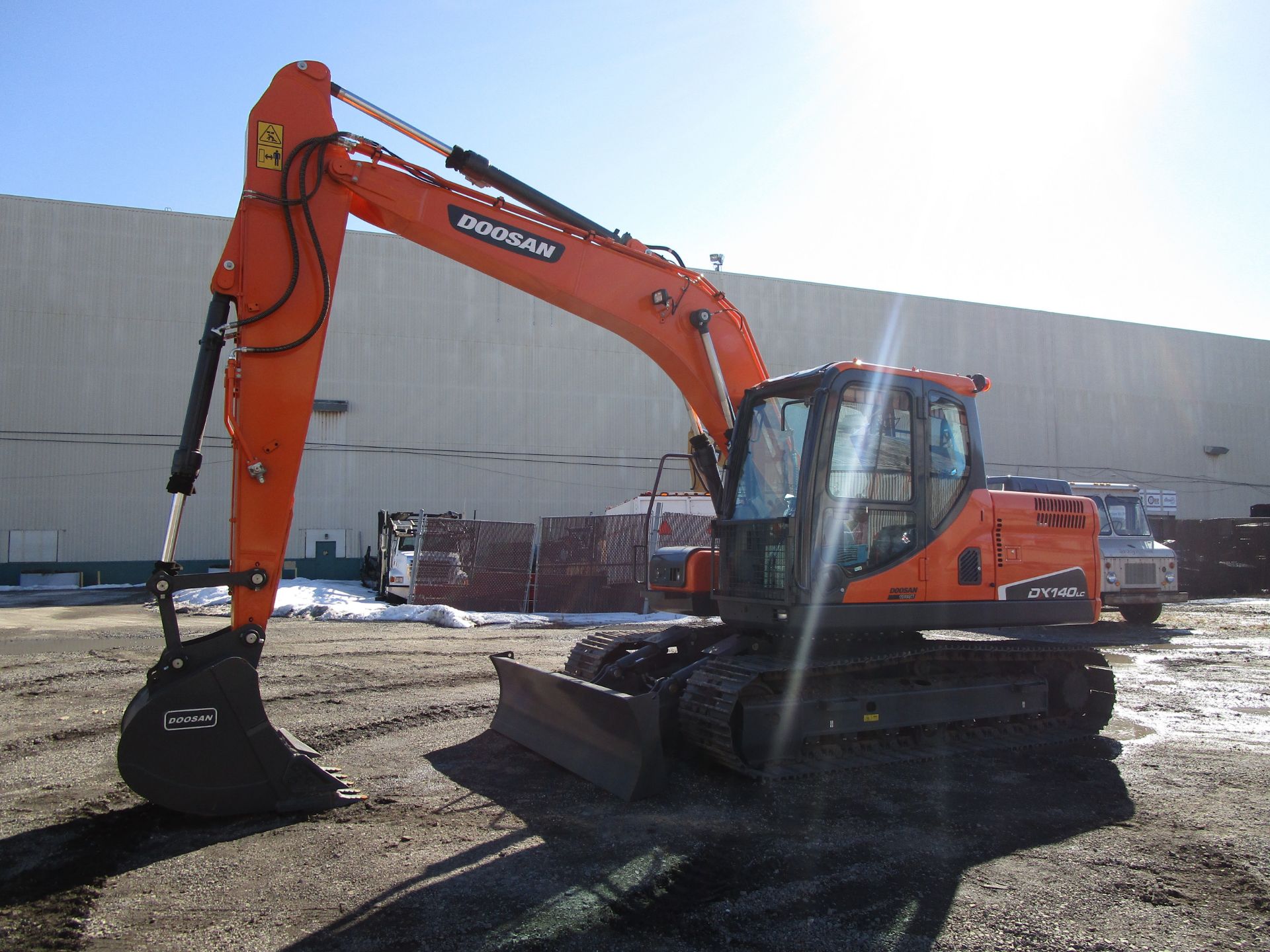 New Unused 2020 Doosan DX140 LC Excavator - Image 9 of 17