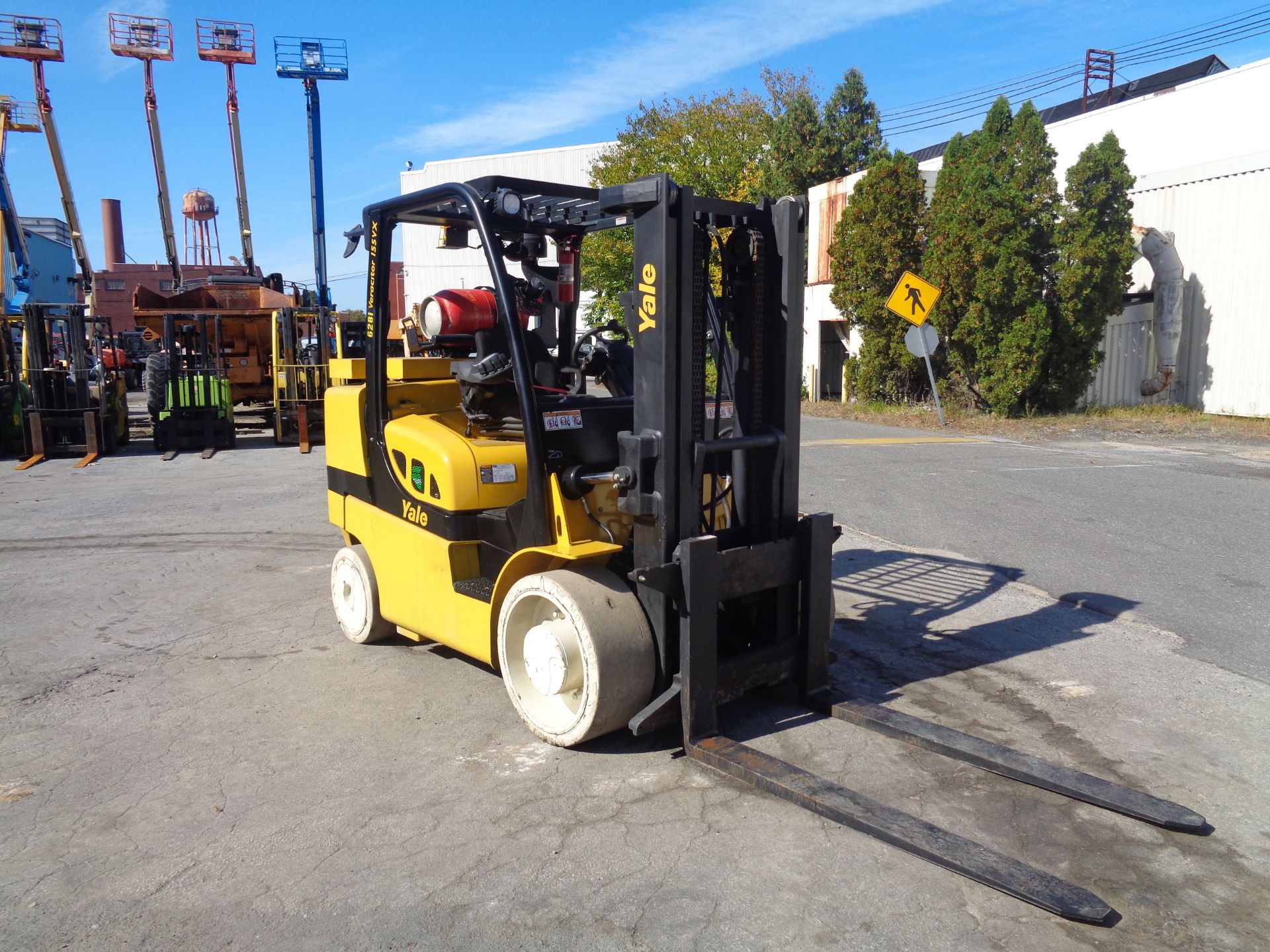 2013 Yale GLC155VX 15,000 lb Forklift - Image 7 of 17