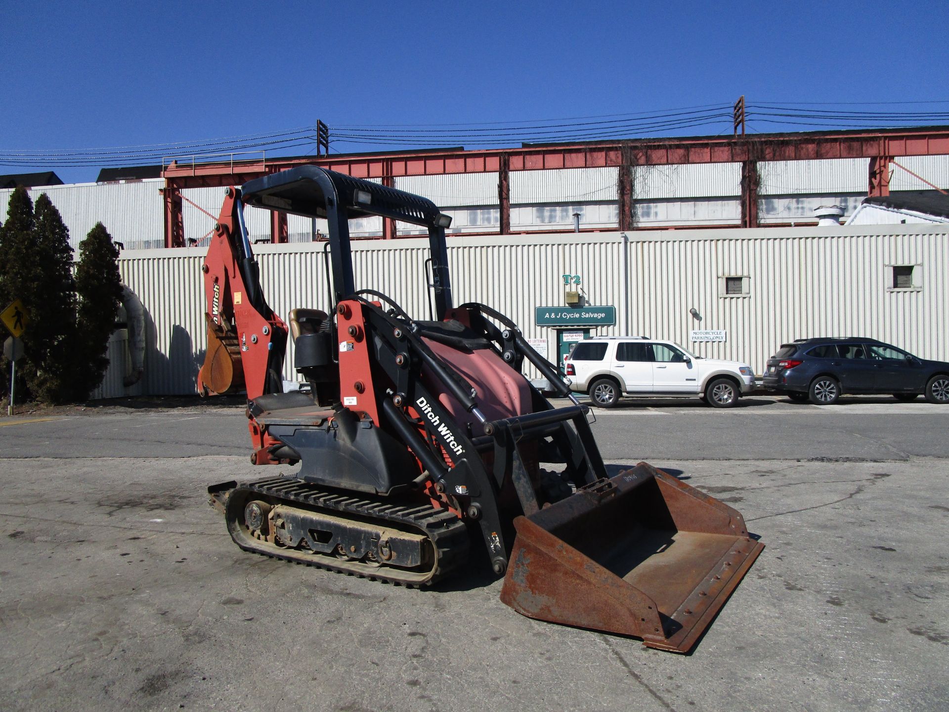 2011 Ditch Witch XT1600 Trencher Backhoe w/ Trailer - Image 5 of 41