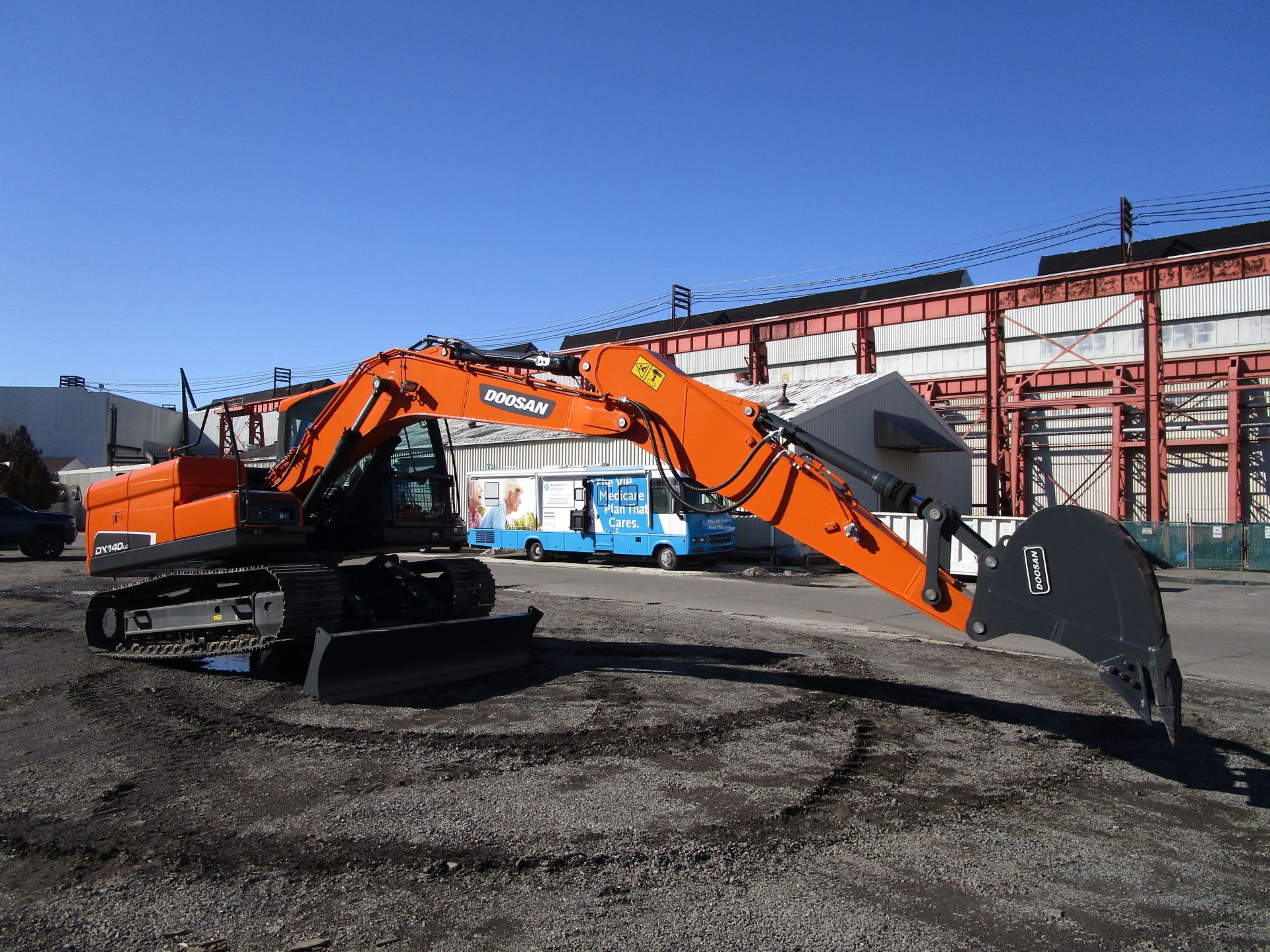 New Unused 2020 Doosan DX140 LC Excavator - Image 15 of 17