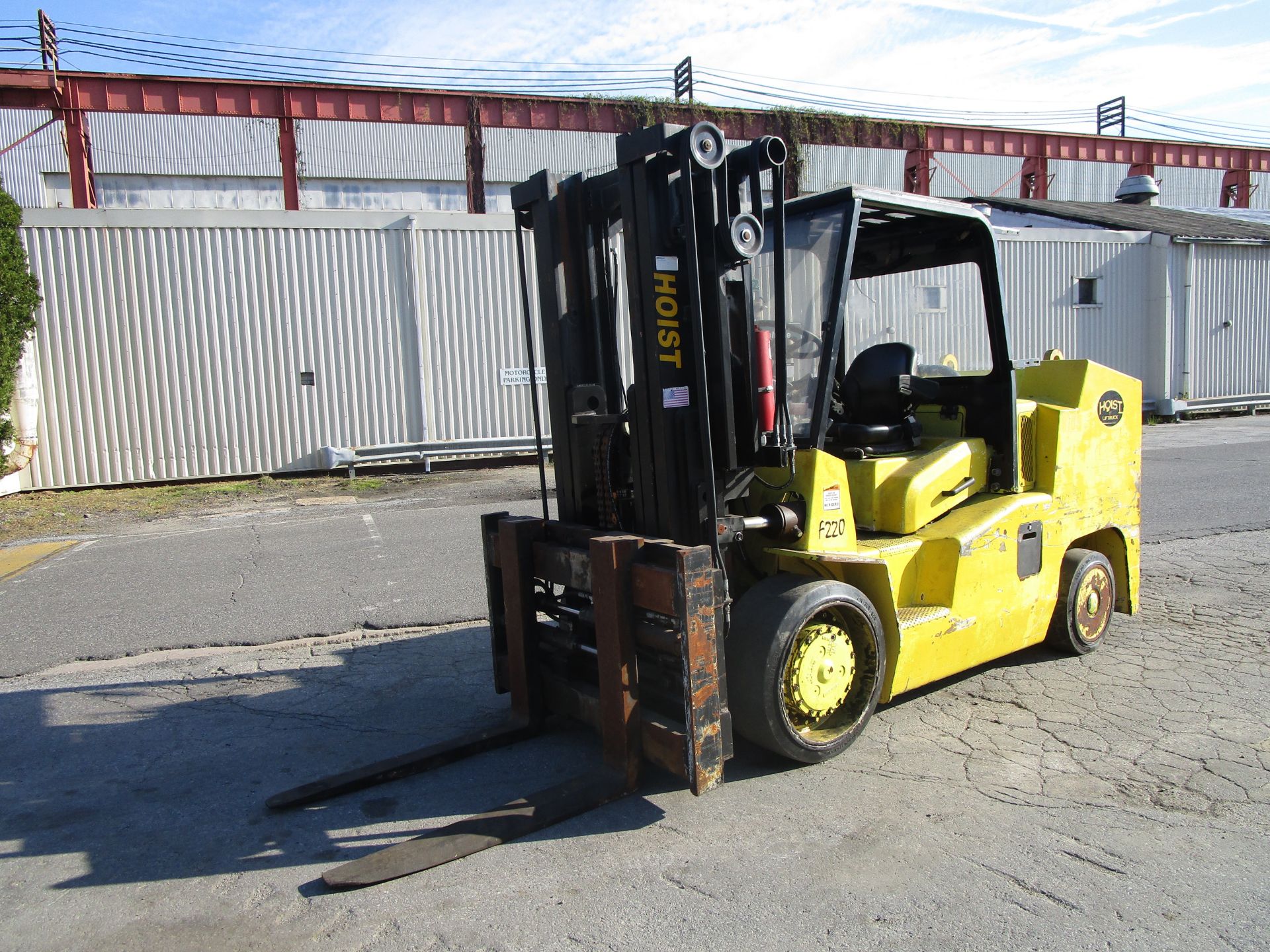 Hoist F220 25,000 lbs forklift - Image 2 of 7