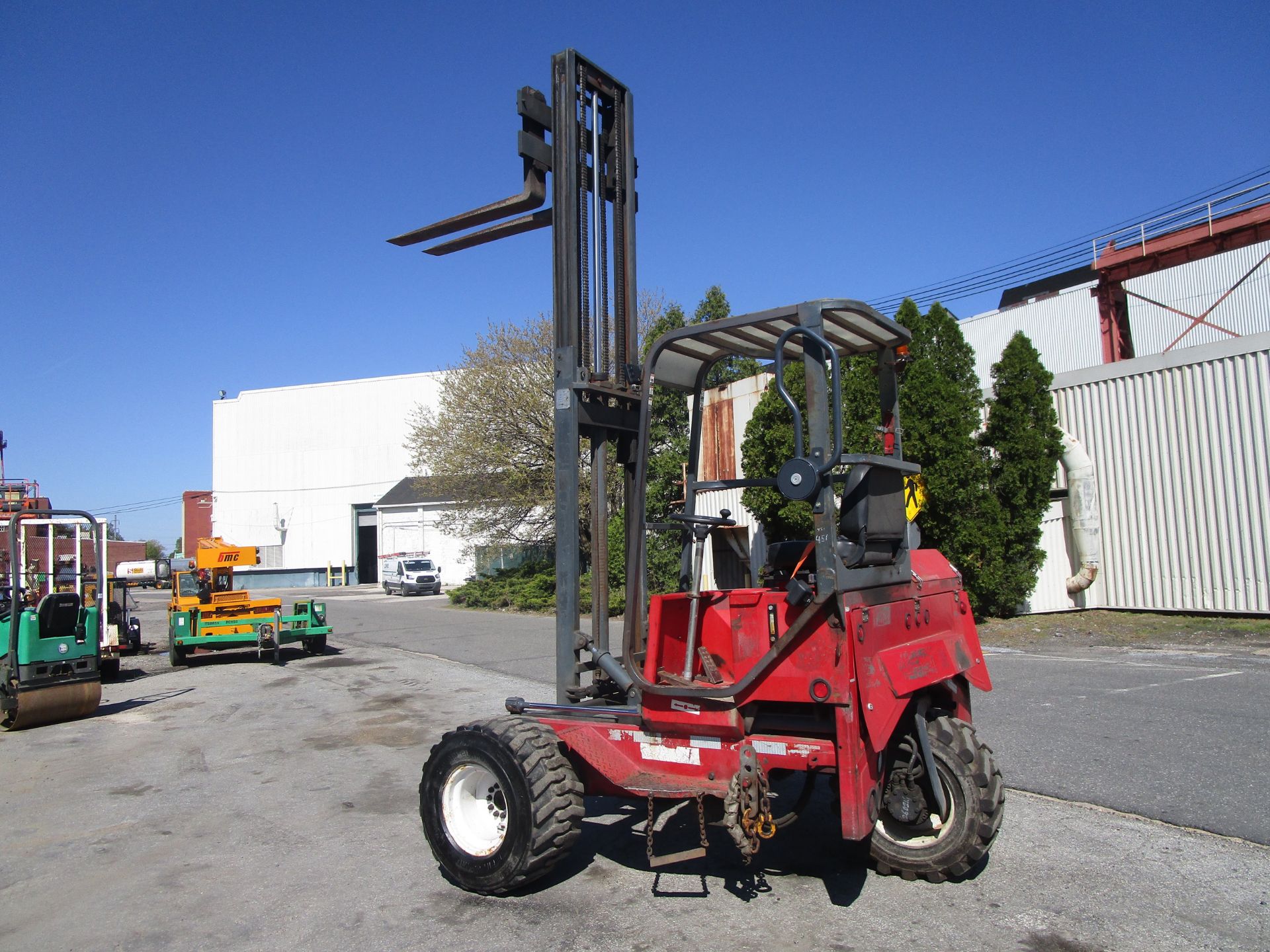 Moffett M5000 5,000lb Forklift - Located in Lester, PA - Image 5 of 8