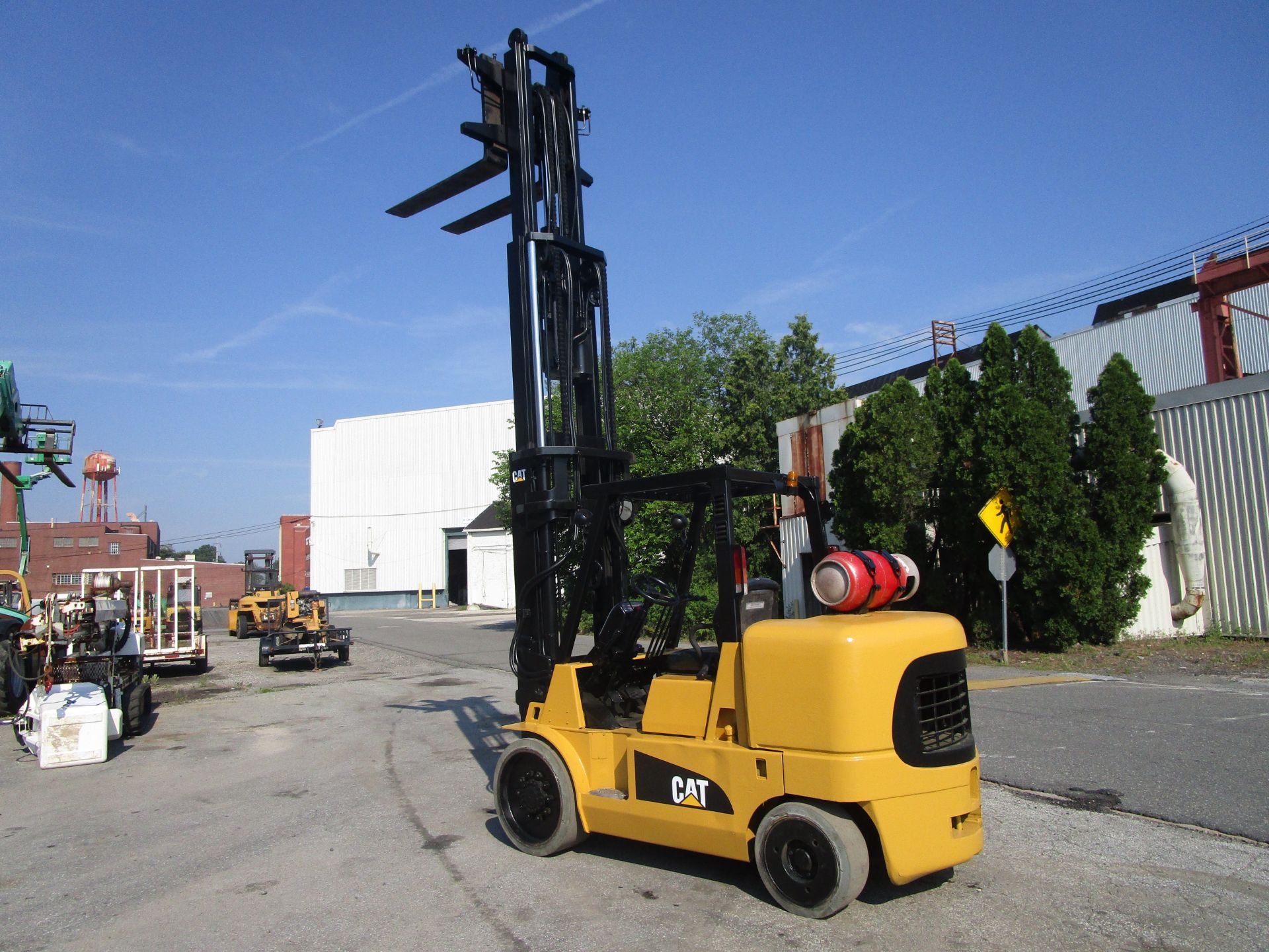Caterpillar GC60K 13,000lb Forklift - Located in Lester, PA - Image 5 of 10
