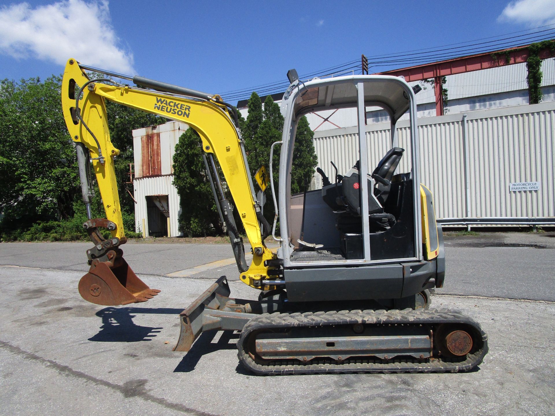 2016 Wacker Neuson EZ38 Mini Excavator Loader- Located in Lester, PA