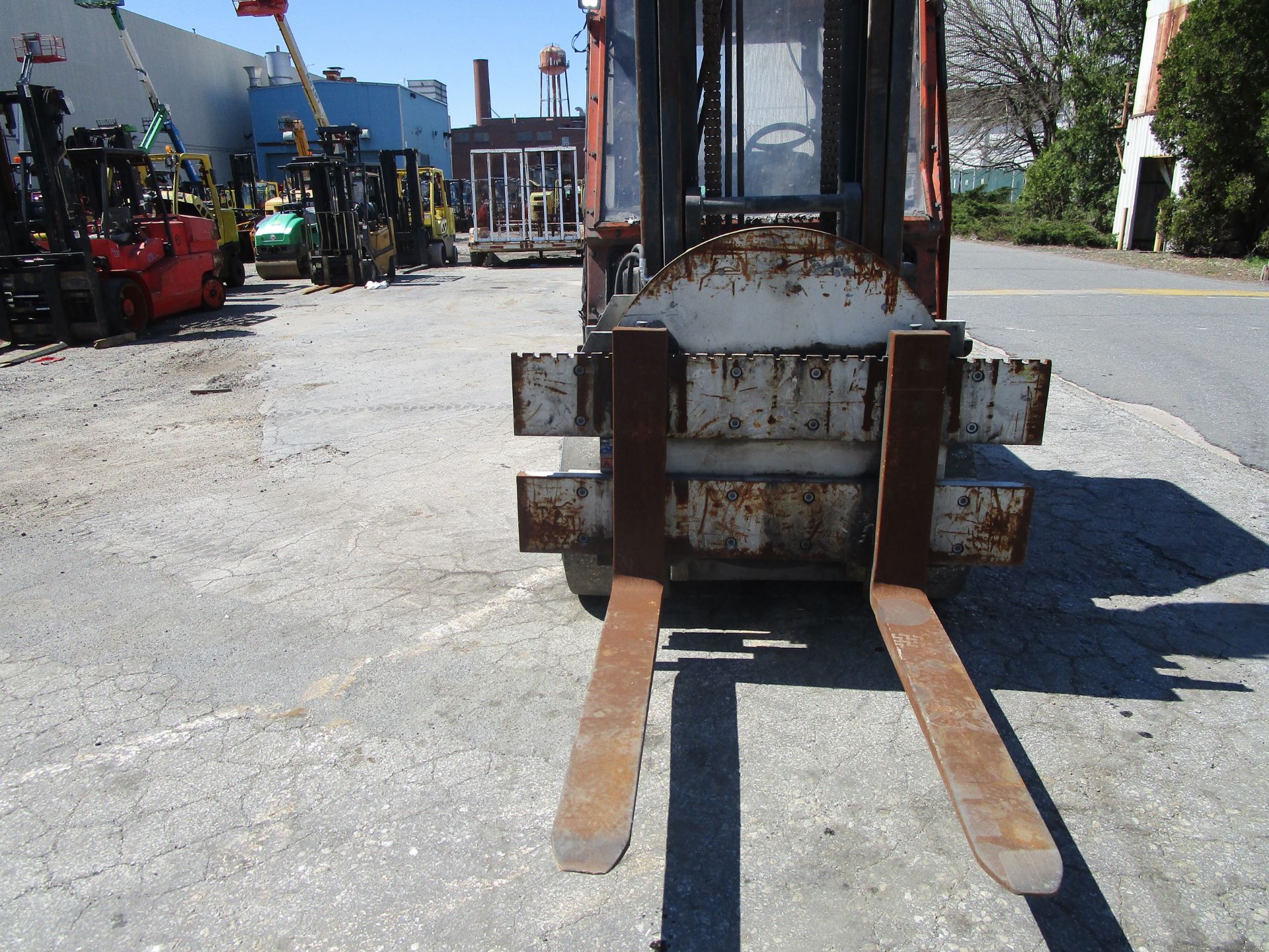 2015 Yale GDC155VX 15,500lb Forklift - Located in Lester, PA - Image 6 of 8