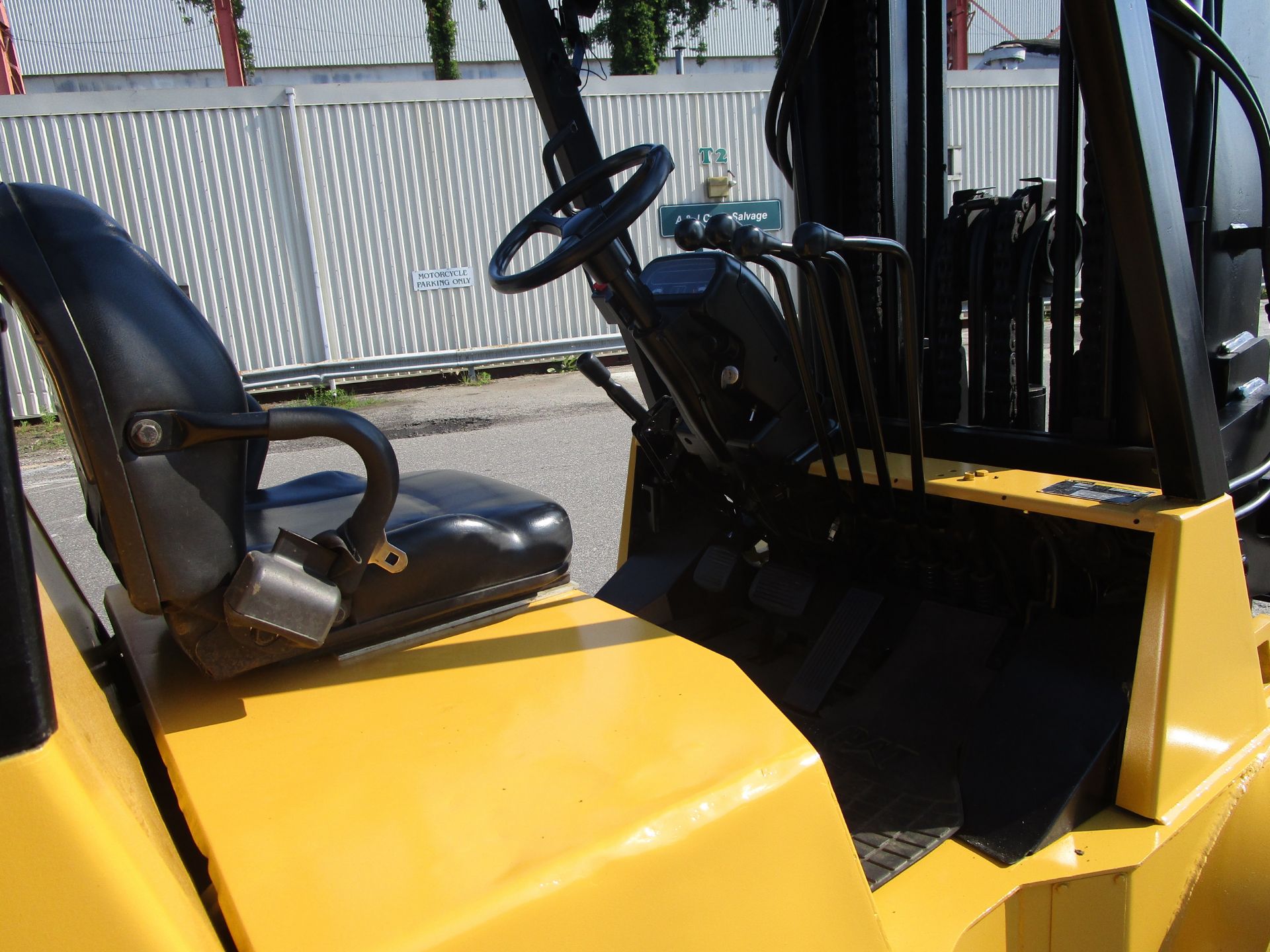 Caterpillar GC60K 13,000lb Forklift - Located in Lester, PA - Image 7 of 10