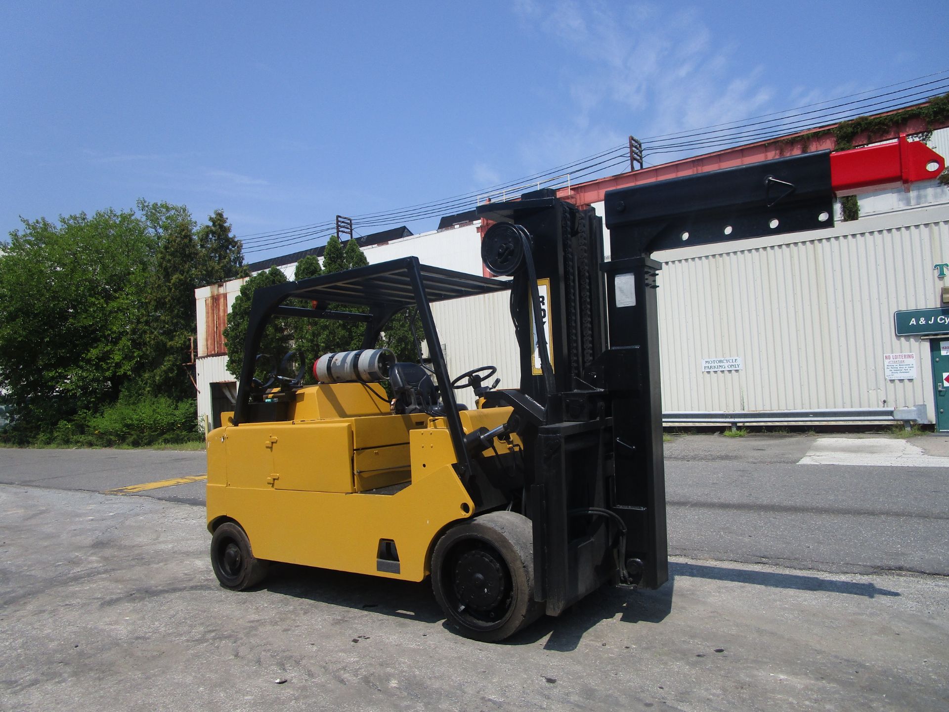Royal TB300B 30,000 lb Forklift - Image 5 of 11