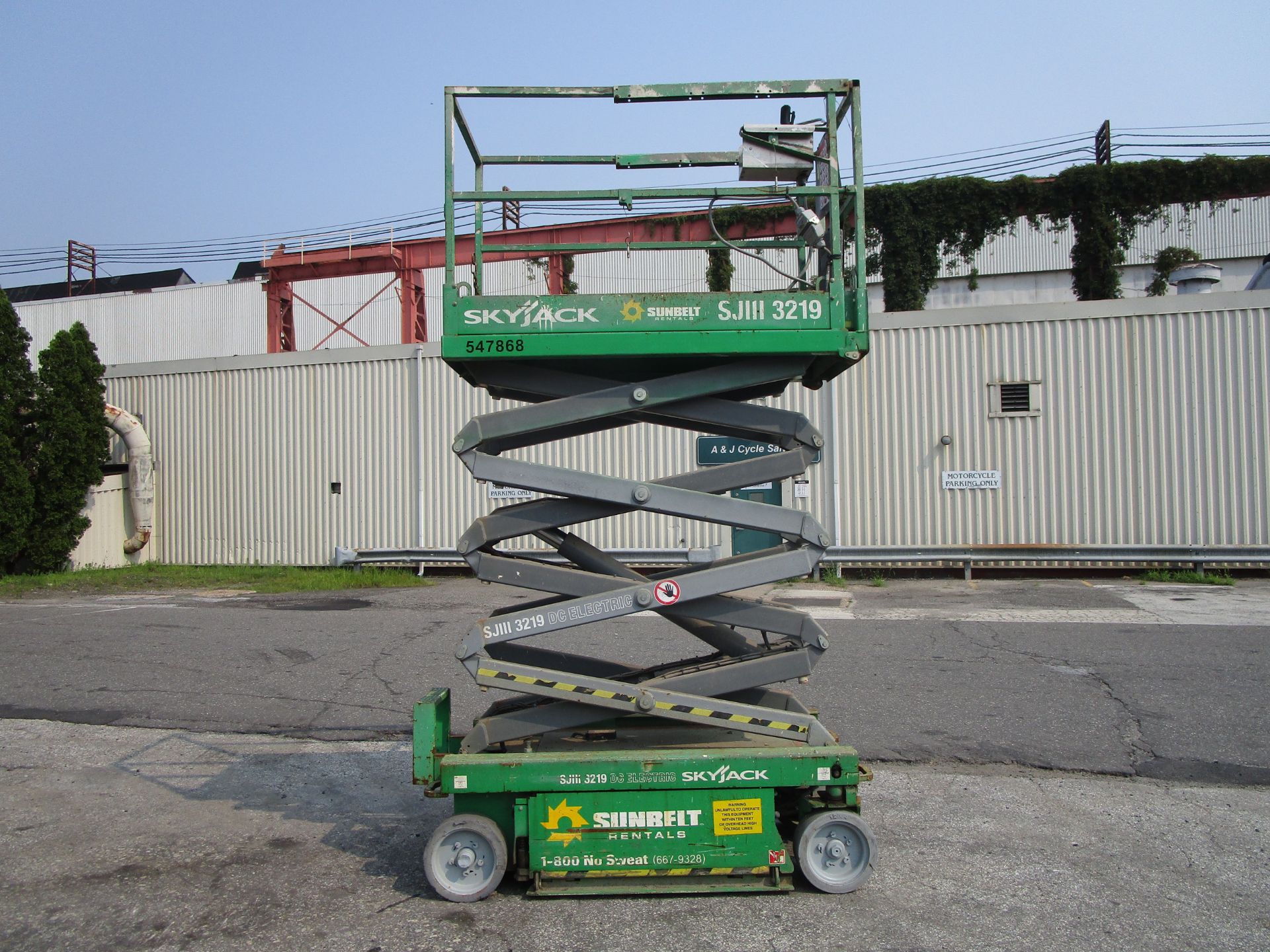 2013 Skyjack SJIII3219 19 ft Scissor Lift - Image 2 of 8