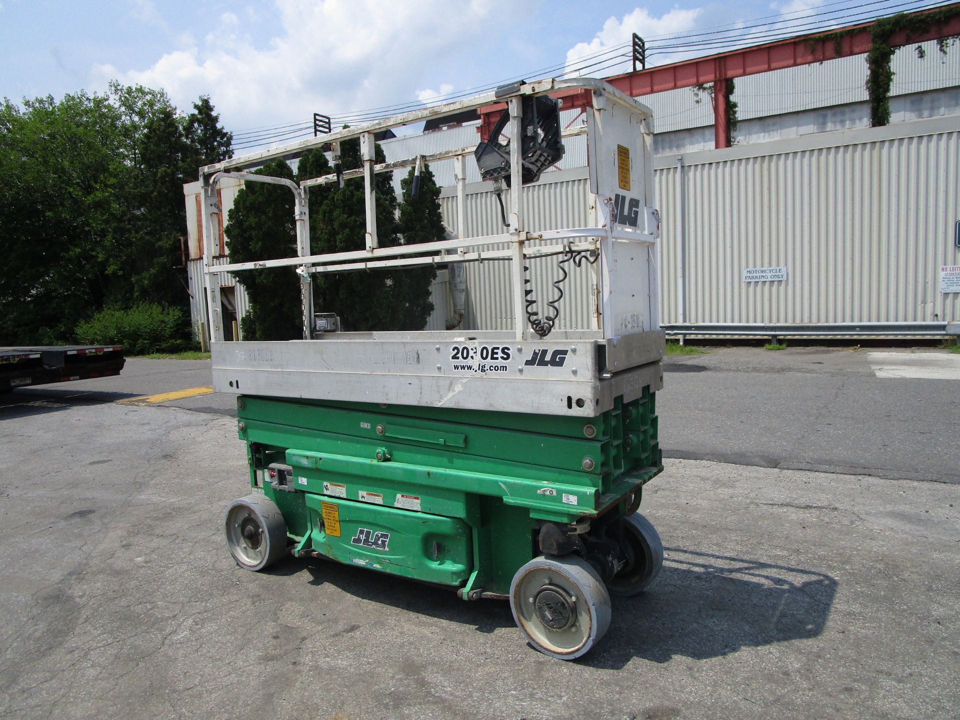 2014 JLG 2030ES 20 ft Scissor Lift - Image 2 of 9