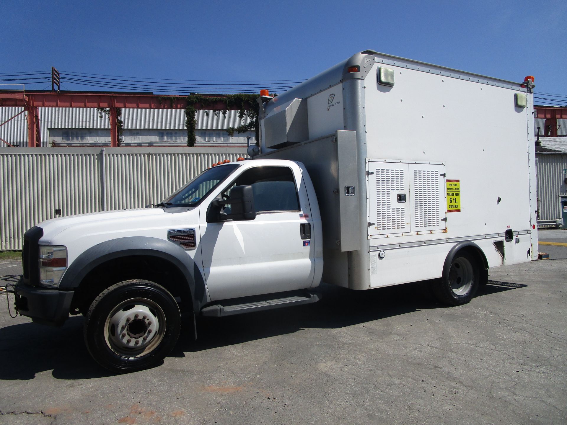 2008 Ford F550 Van Body Truck - Image 2 of 13