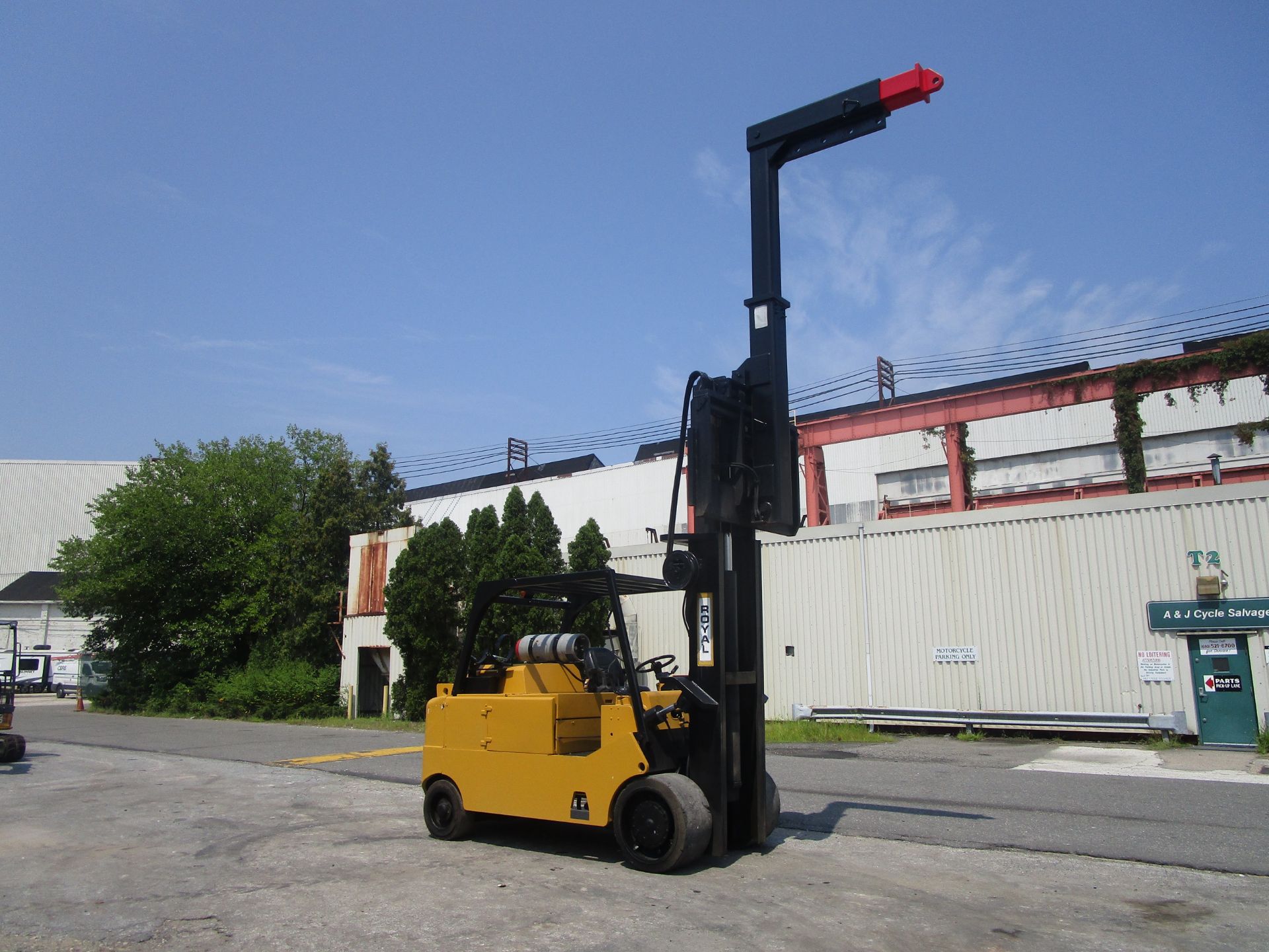 Royal TB300B 30,000 lb Forklift - Image 6 of 11