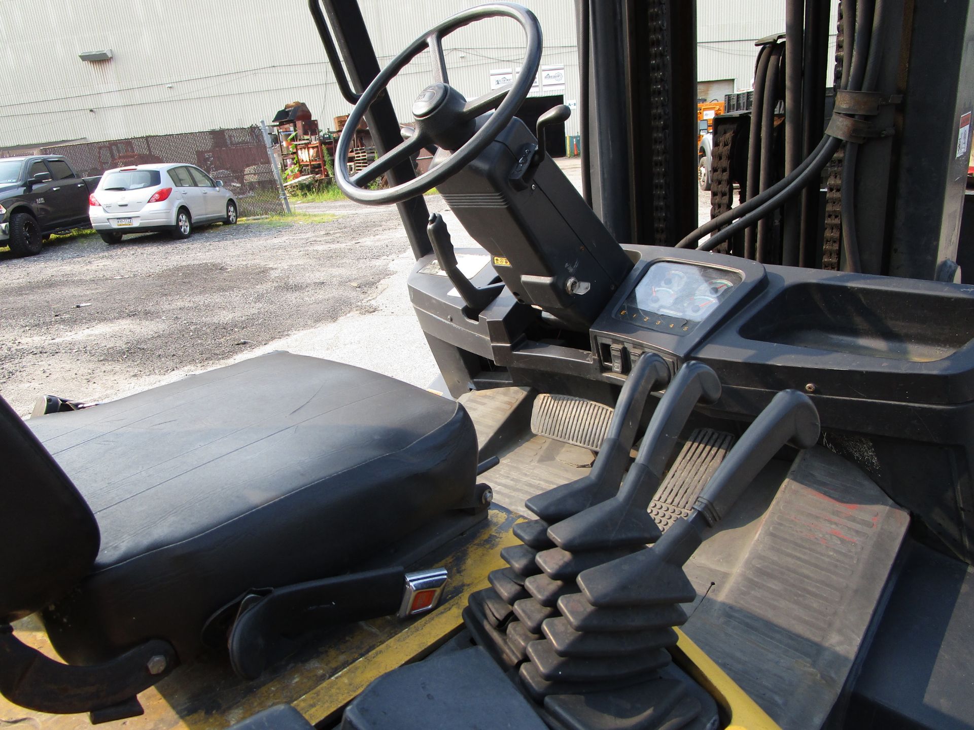 Yale GDP080LJ 8,000 lb Forklift - Image 9 of 11