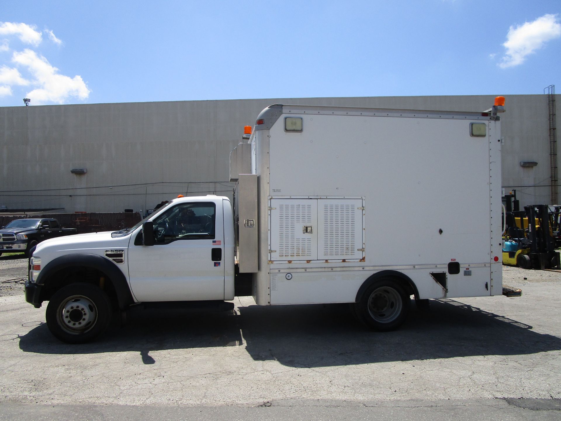 2008 Ford F550 Van Body Truck - Image 5 of 11