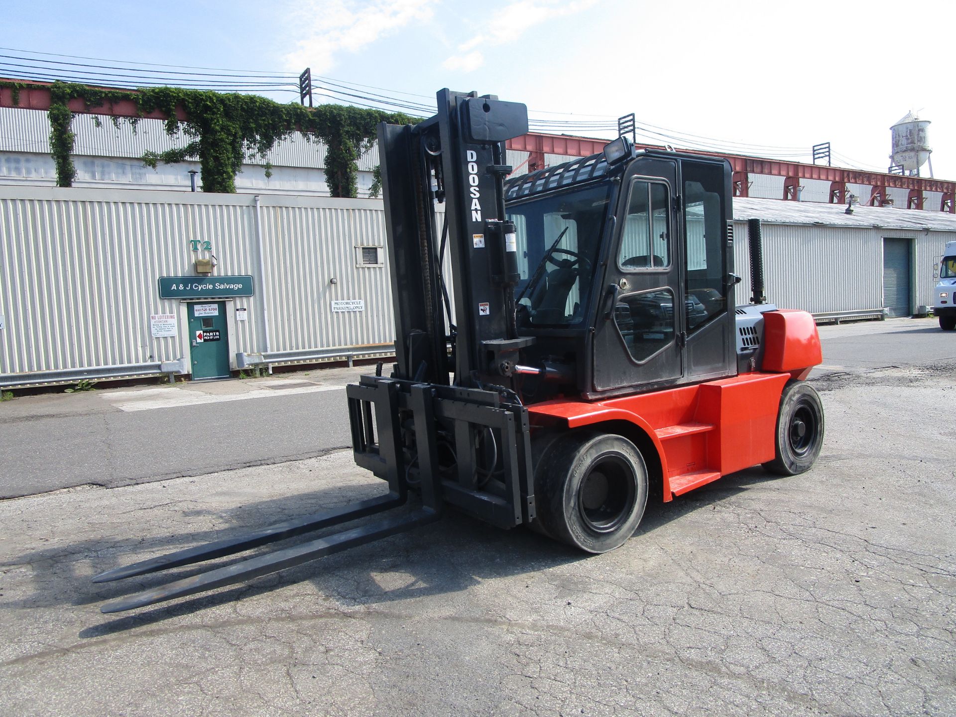 2014 Doosan D70S-5 15,400lb Forklift - Image 2 of 10