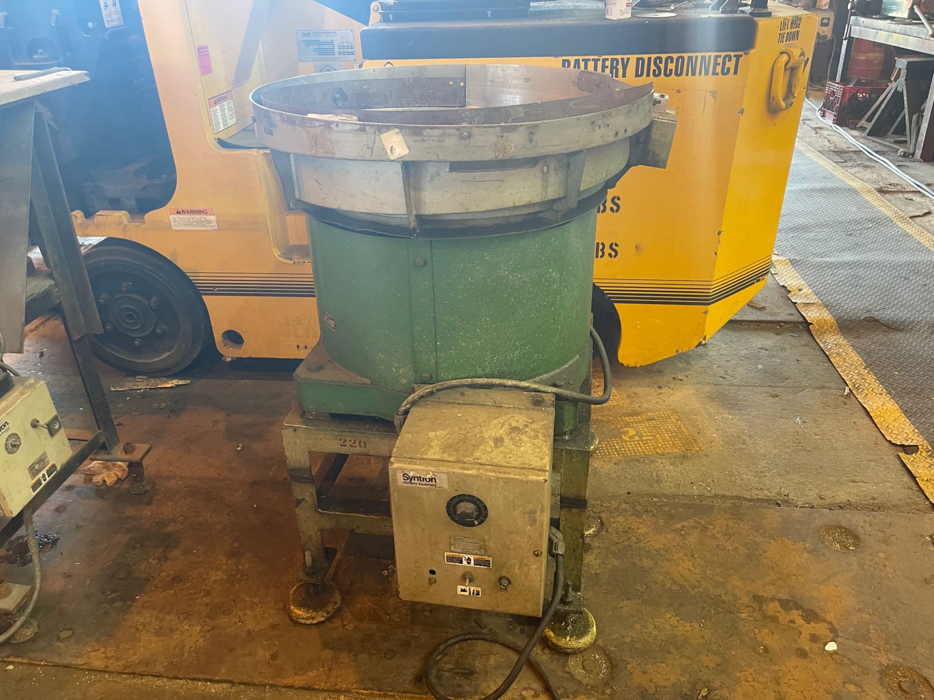 Lot of Two Vibratory Shaker Table - Image 2 of 7
