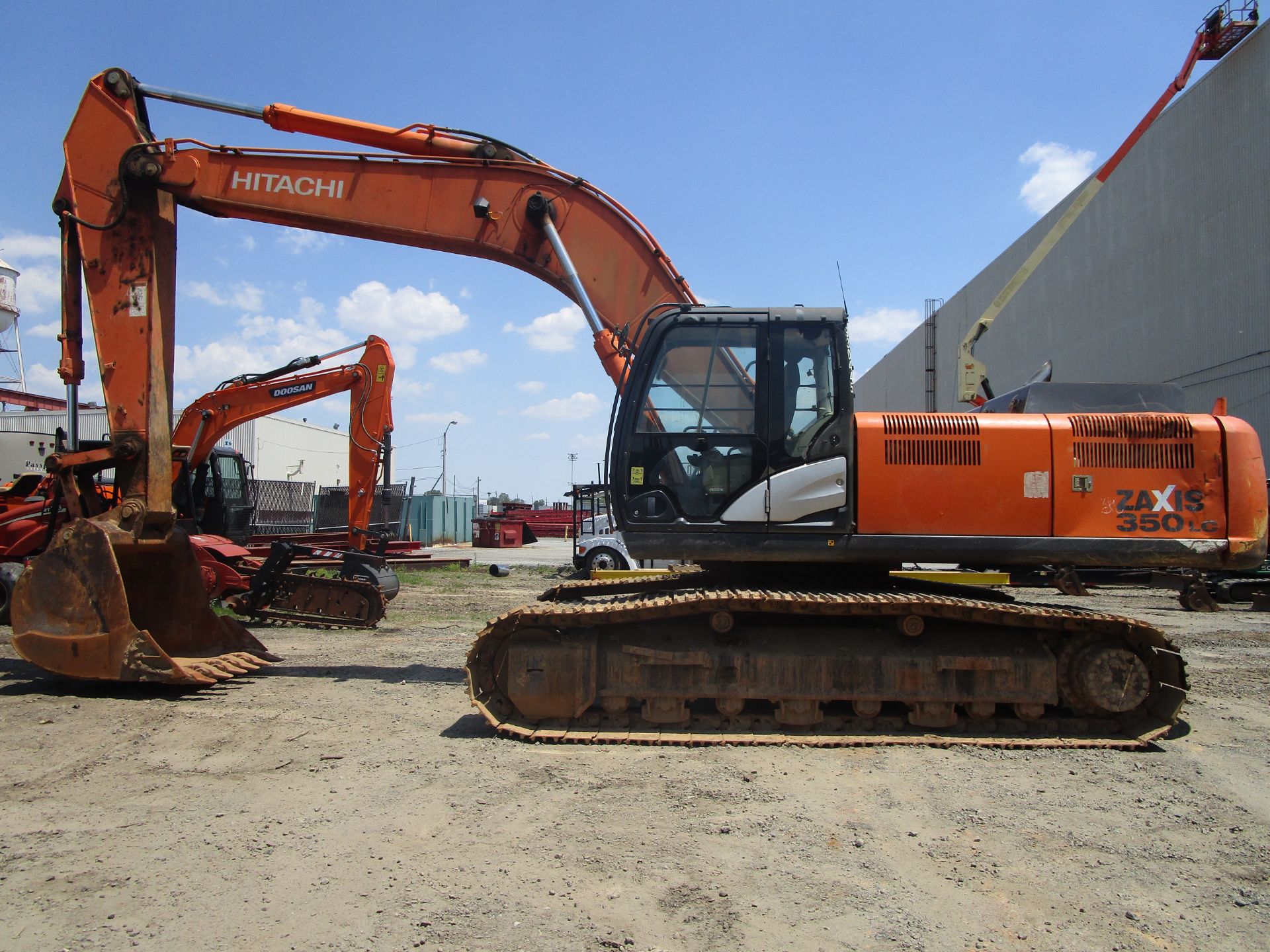 2013 Hitachi ZX350 LC-5N Excavator - Located in Lester, PA