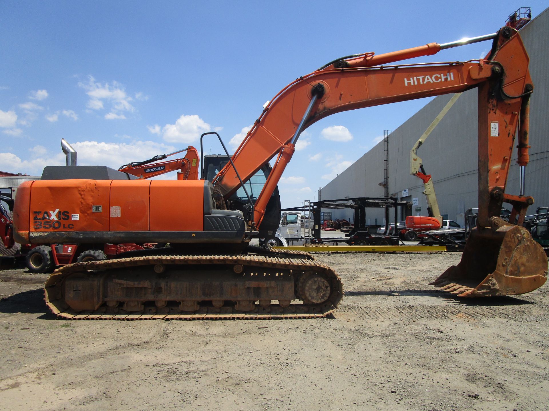 2013 Hitachi ZX350 LC-5N Excavator - Located in Lester, PA - Image 8 of 15