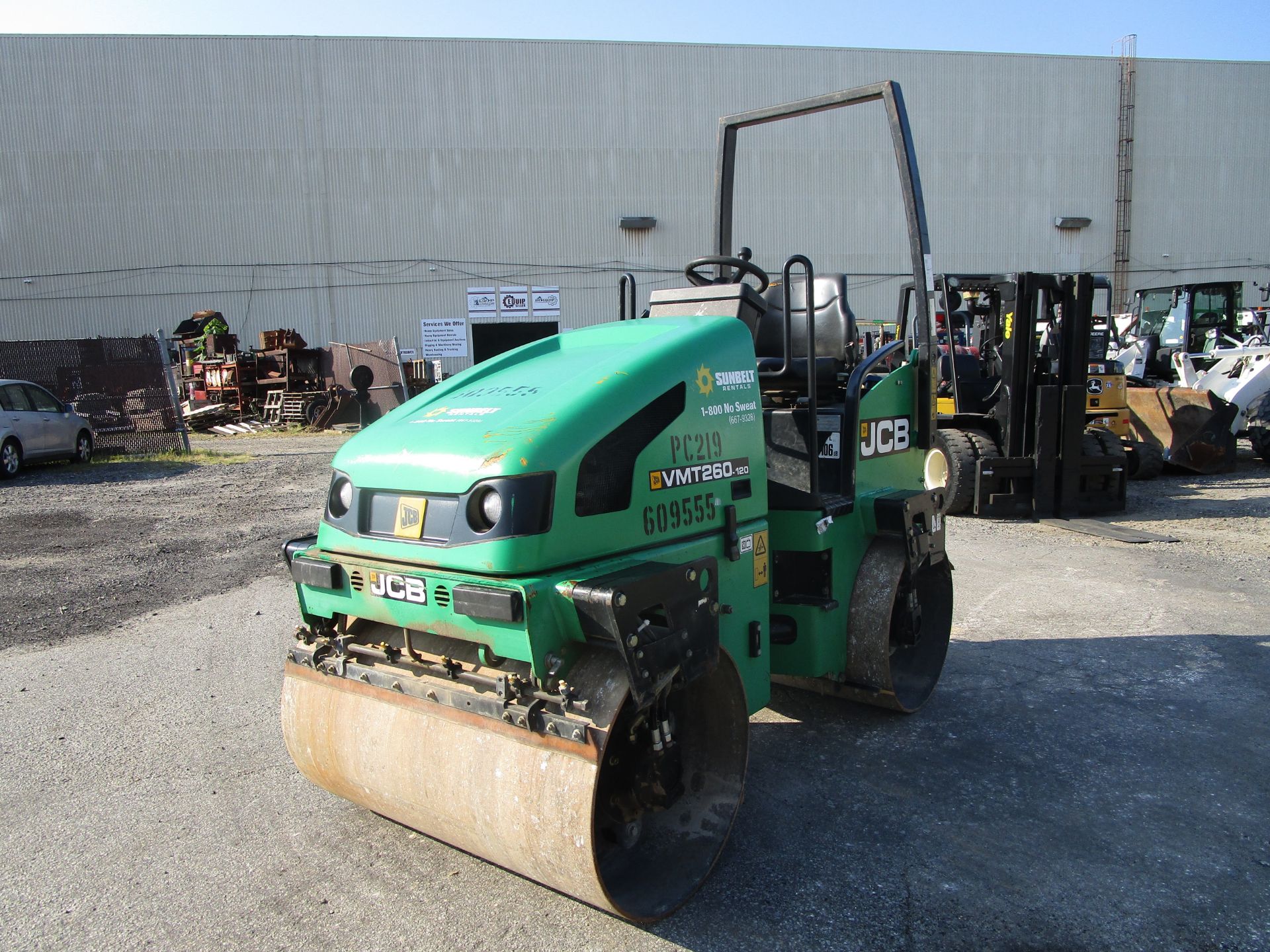 2014 JCB VMT260 Asphalt Vibratory Roller Compactor -Located in Lester, PA - Image 5 of 8