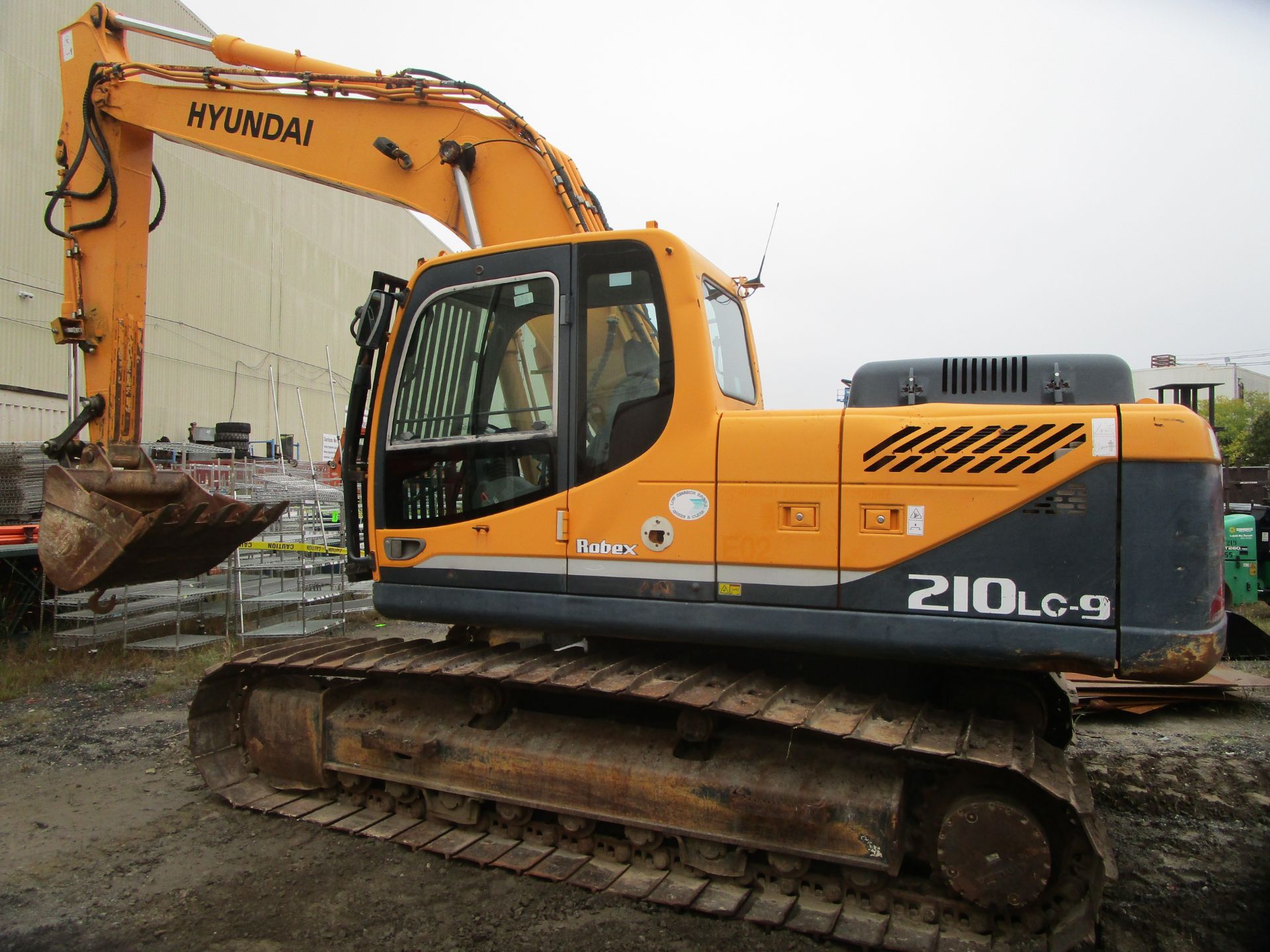 Hyundai R0BEX210LC-9 Excavator - Located in Lester, PA - Image 2 of 4
