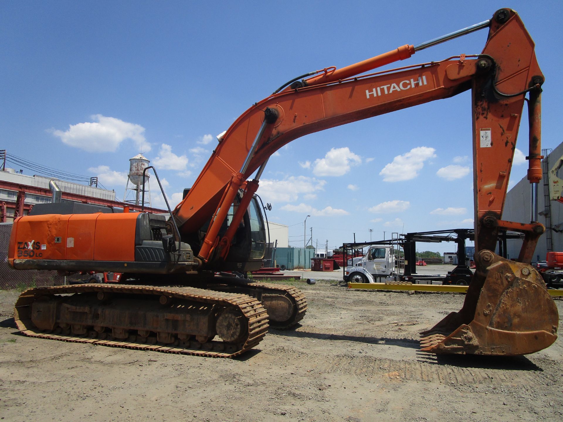 2013 Hitachi ZX350 LC-5N Excavator - Located in Lester, PA - Image 9 of 15
