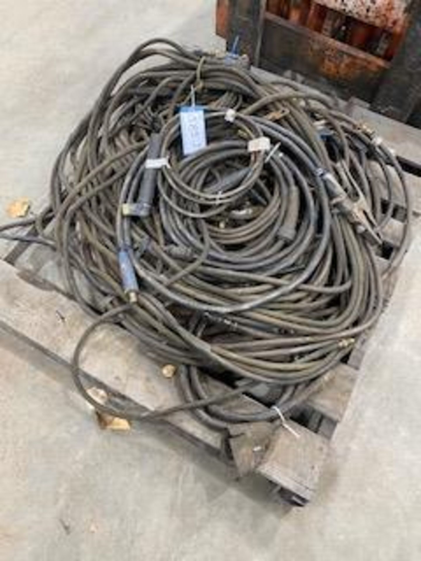 LOT OF CABLE & HOSES