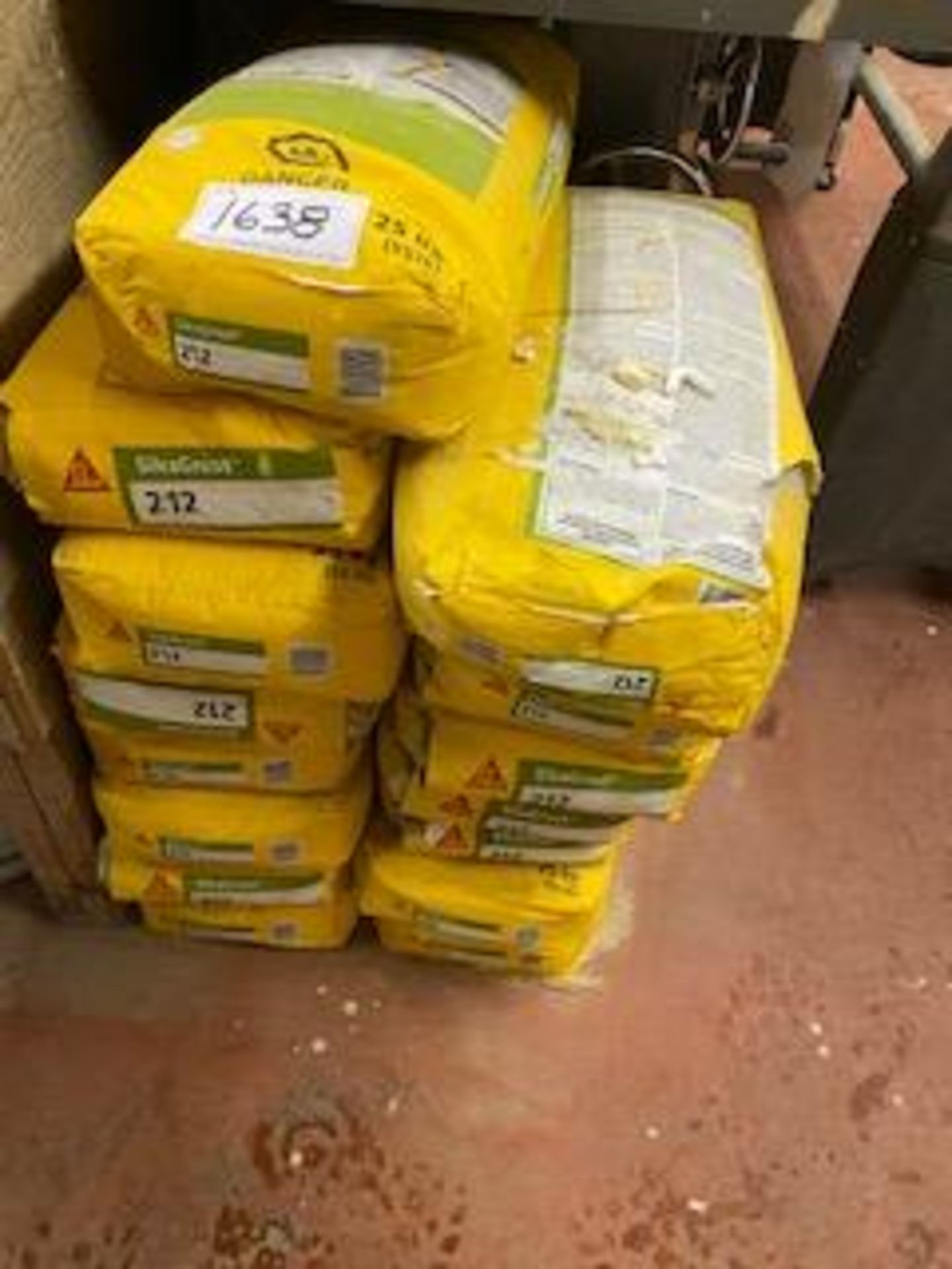 L/O CONCRETE PRODUCT & 13 BAGS GROUT (212) - GP - Image 2 of 2