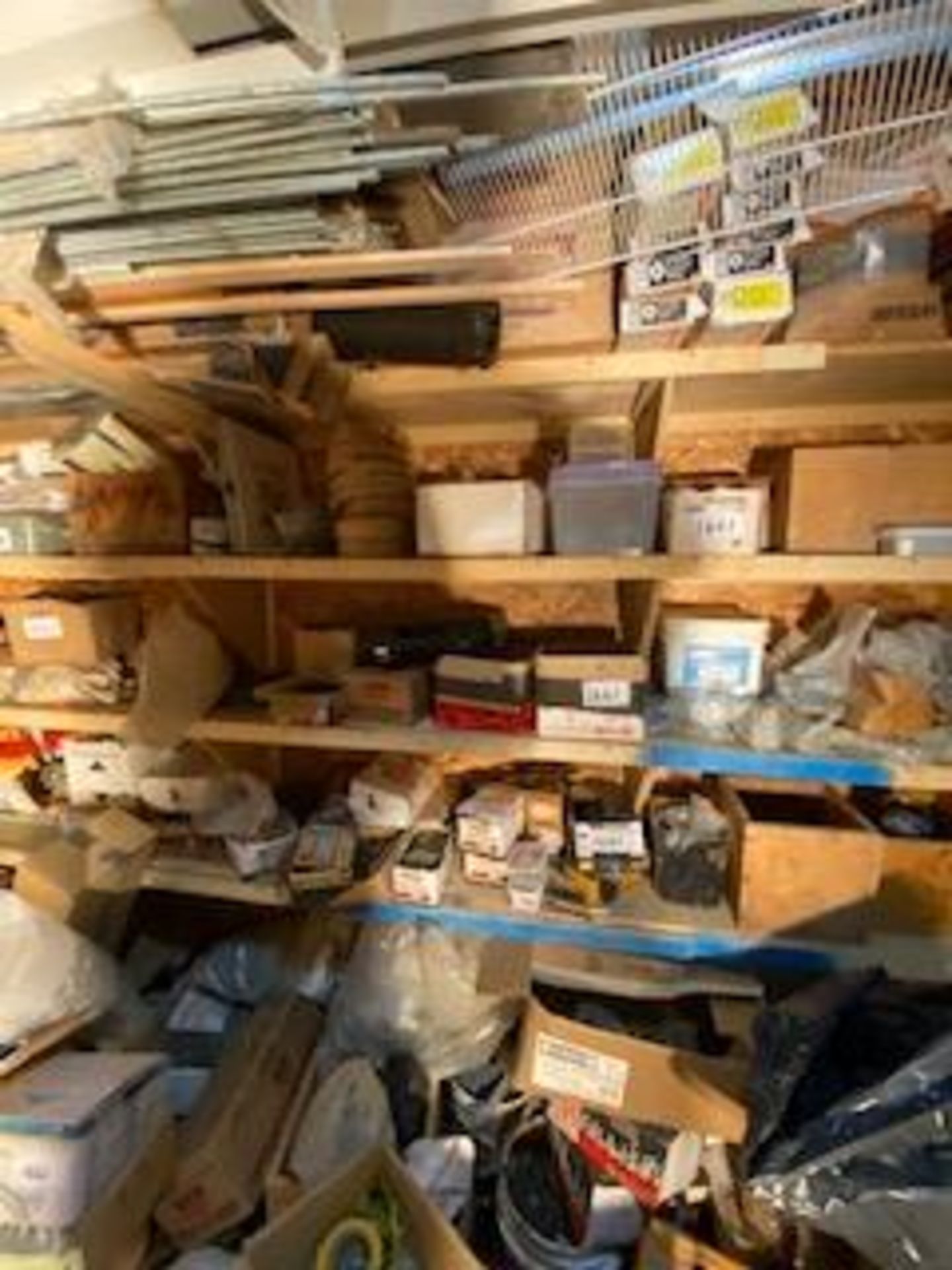 LARGE LOT SCRES, HARDWARE, CONSTRUCTION INVENTORY ELECTRICAL NAILS , FASTENERS -GP - Image 4 of 13