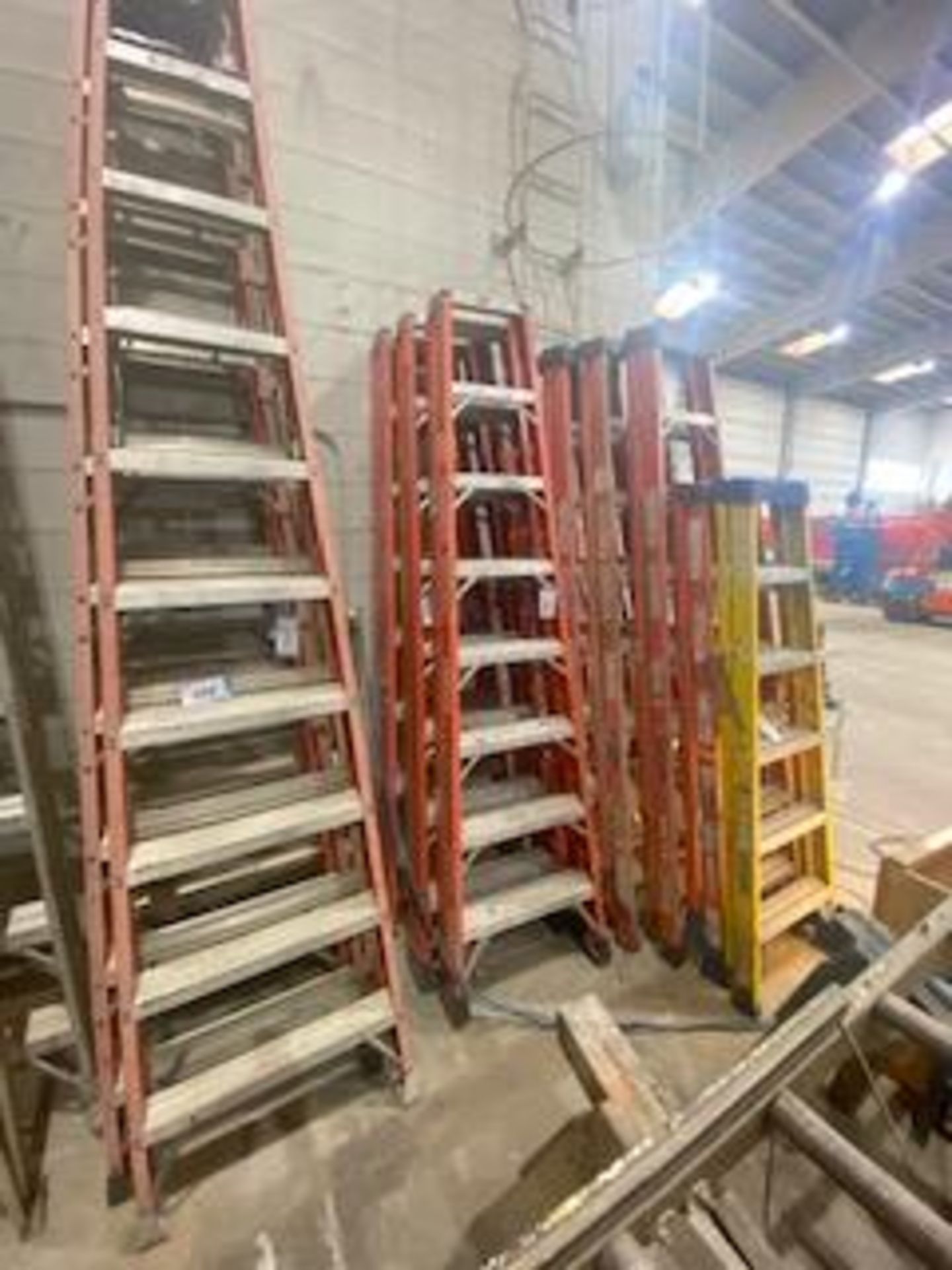 8FT FIBERGLASSS TRESTLE LADDER