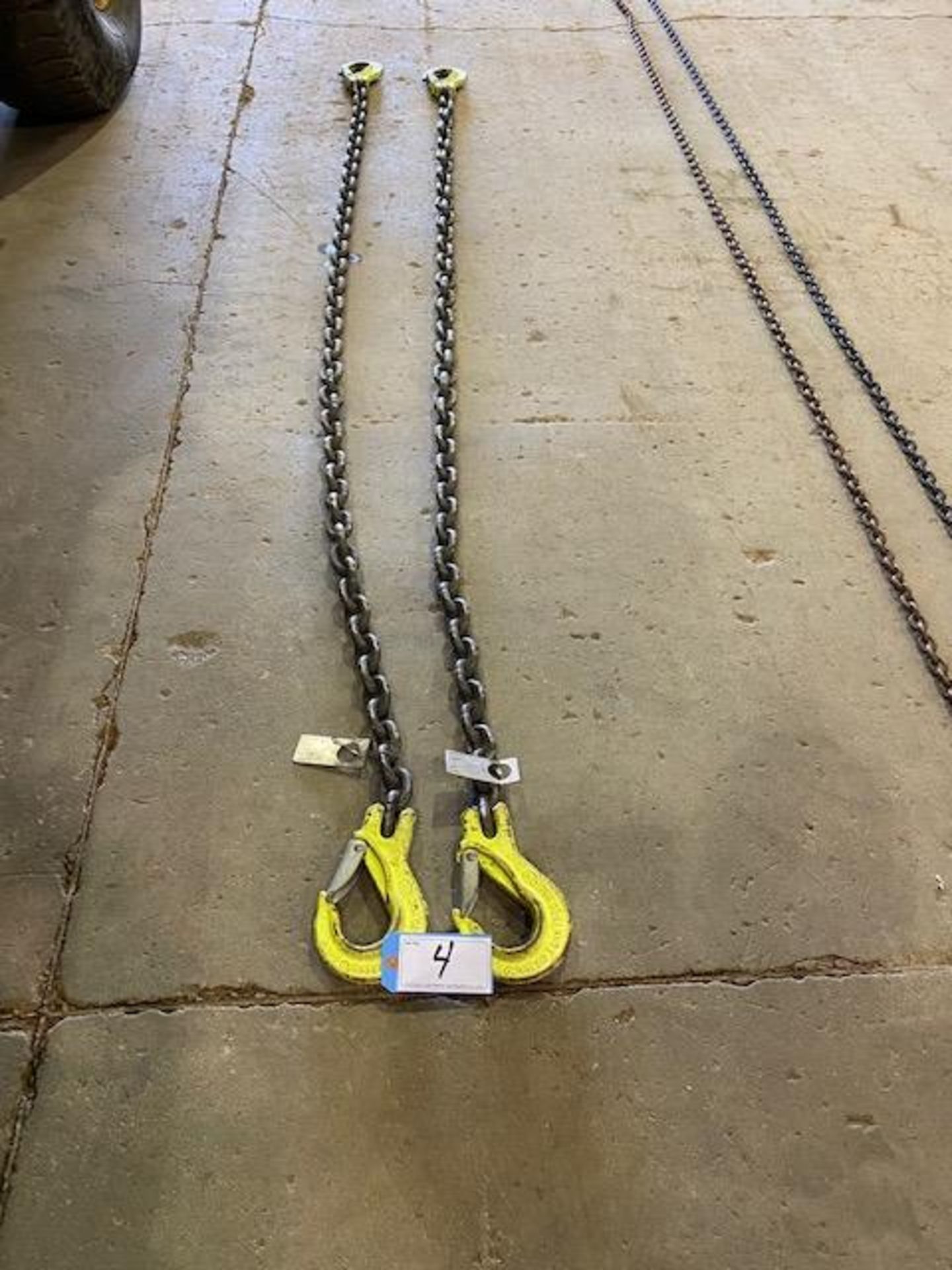 L/O 2-1/2IN GR 100 8FT LIFTING CHAINS, 15000LB